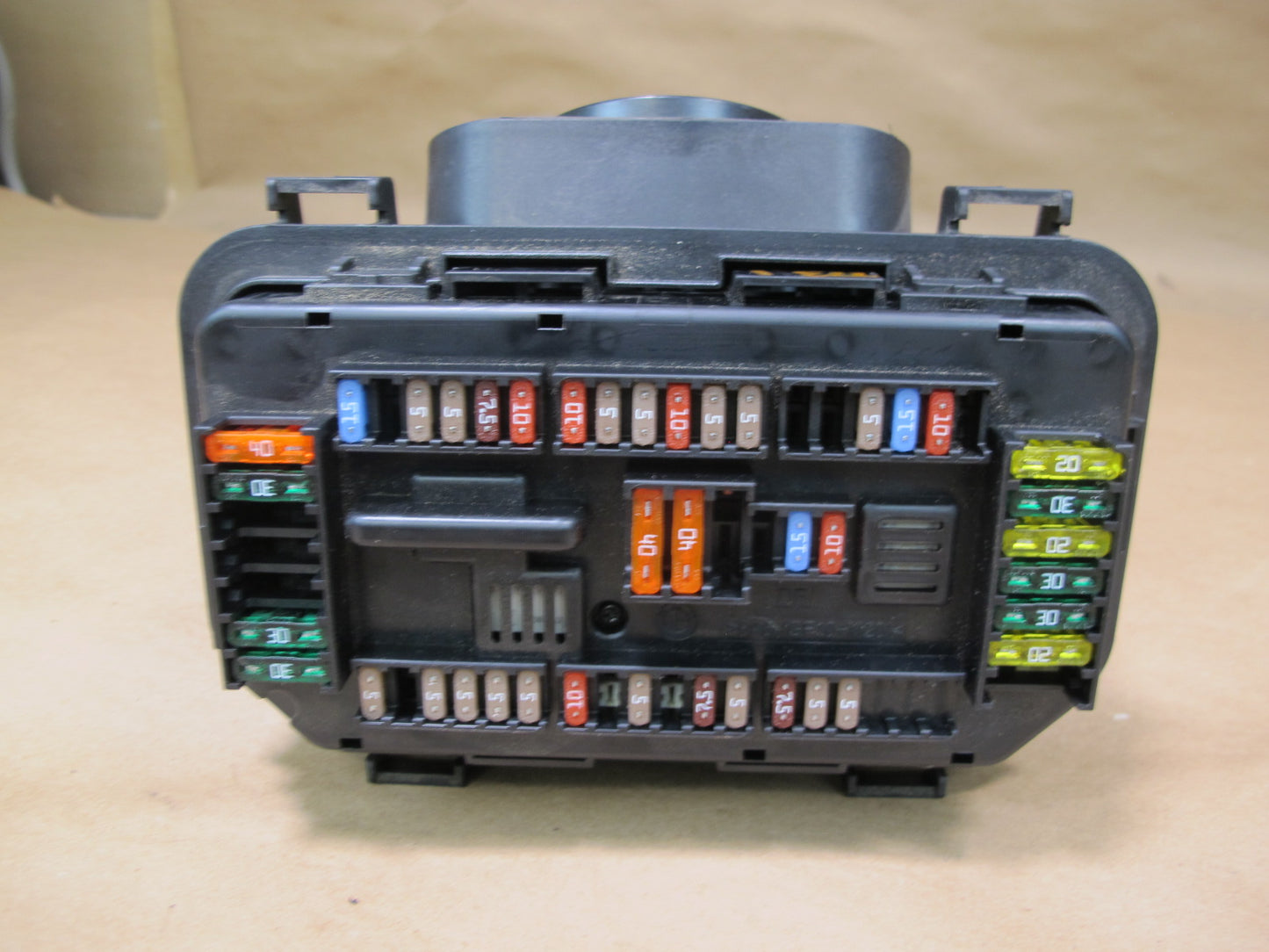 12-18 BMW F30 3-SERIES Fuse Relay Box Module w Cover OEM