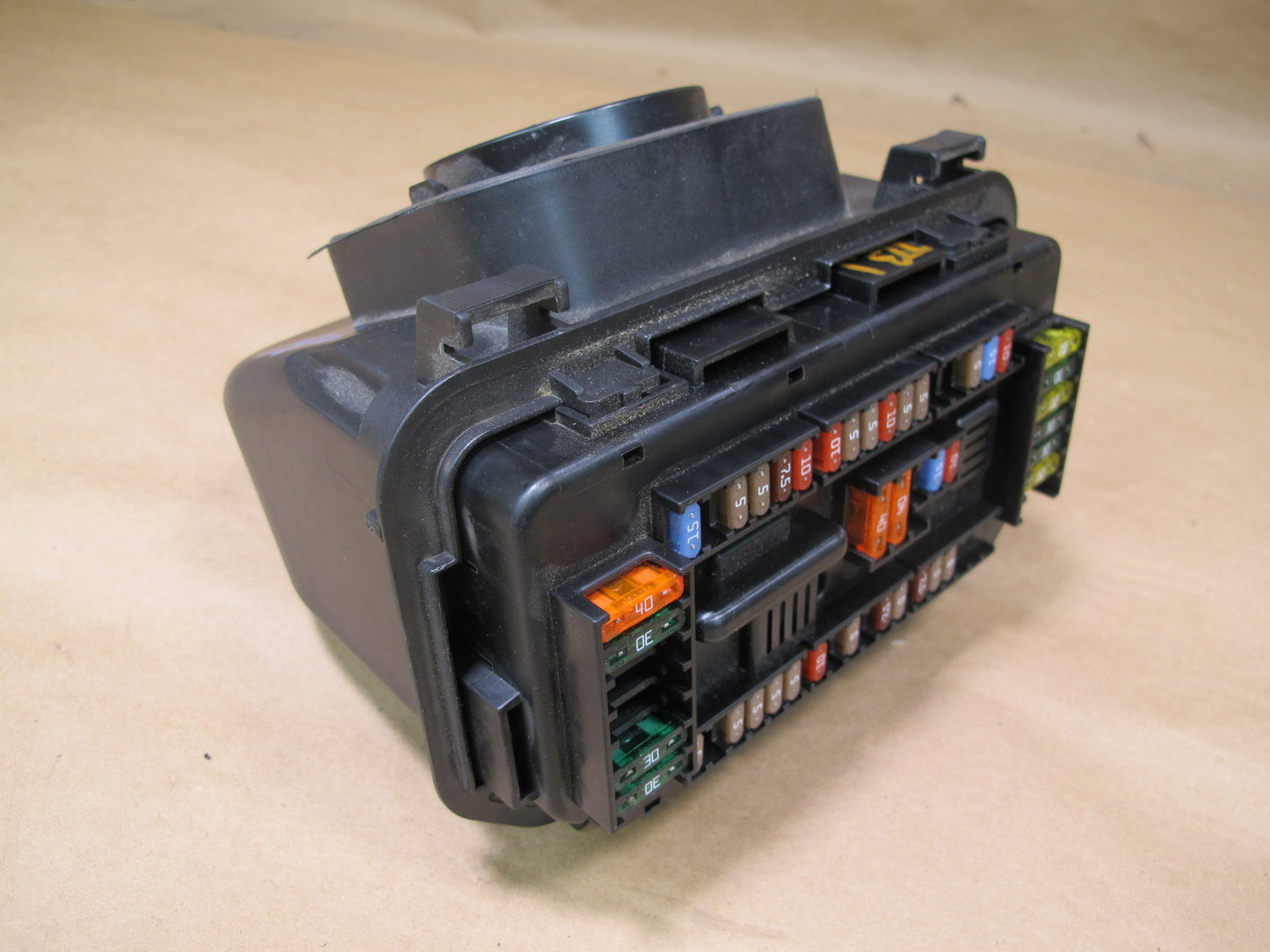 12-18 BMW F30 3-SERIES Fuse Relay Box Module w Cover OEM