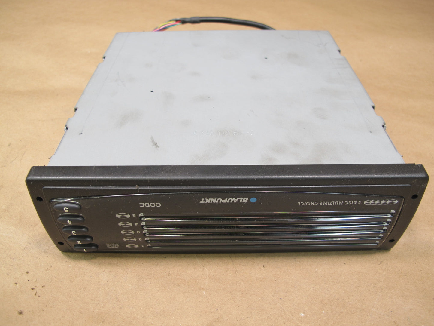 03-08 Maserati Quattroporte M139 CD Changer 7607769150 OEM