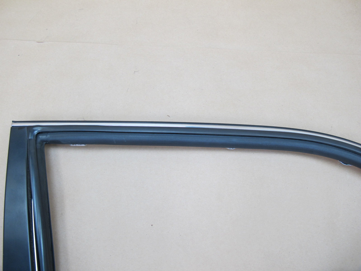 95-00 Lexus UCF20 LS400 Set of 2 Front Door Window Frame Trim Molding OEM