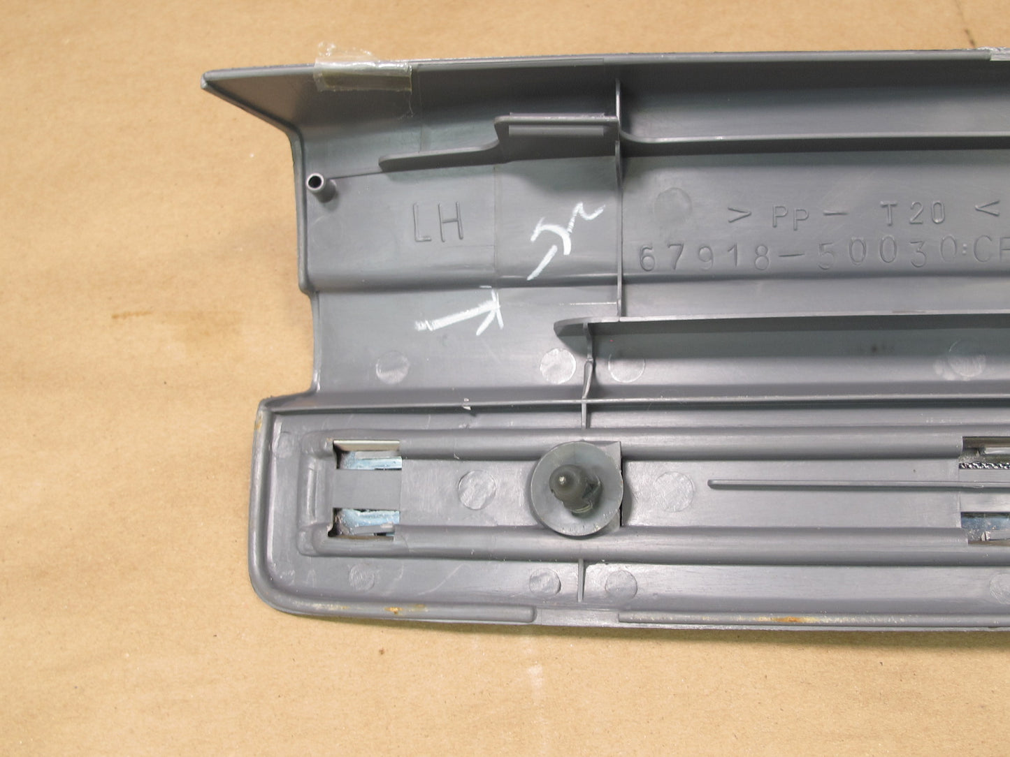 98-00 Lexus UCF20 LS400 Set of 2 Rear Door Scuff Sill Plate Trim Gray OEM