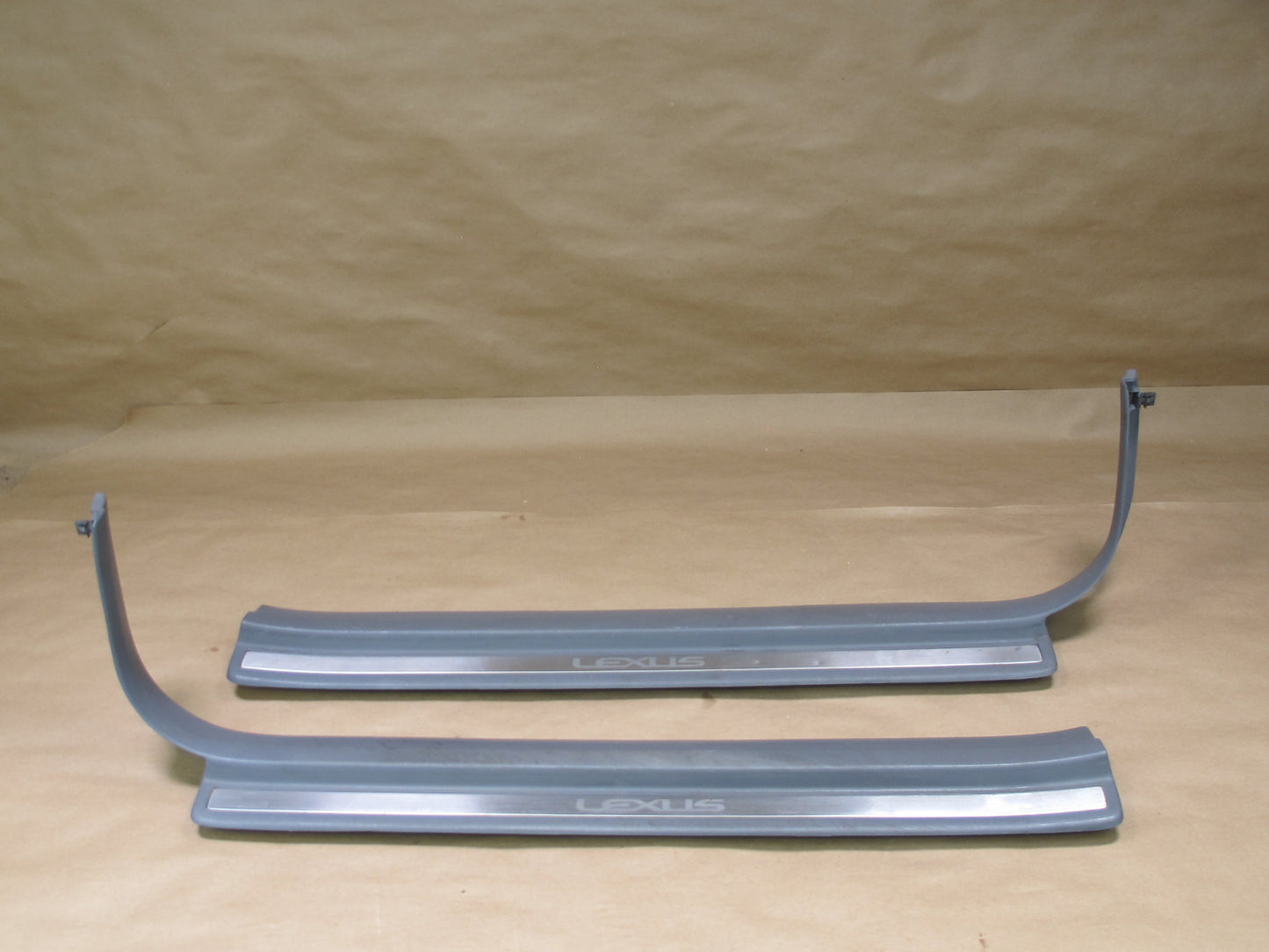 98-00 Lexus UCF20 LS400 Set of 2 Door Scuff Sill Plate Trim Panel Gray OEM