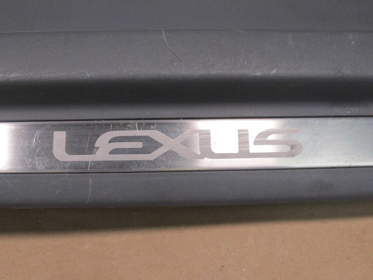 98-00 Lexus UCF20 LS400 Set of 2 Door Scuff Sill Plate Trim Panel Gray OEM