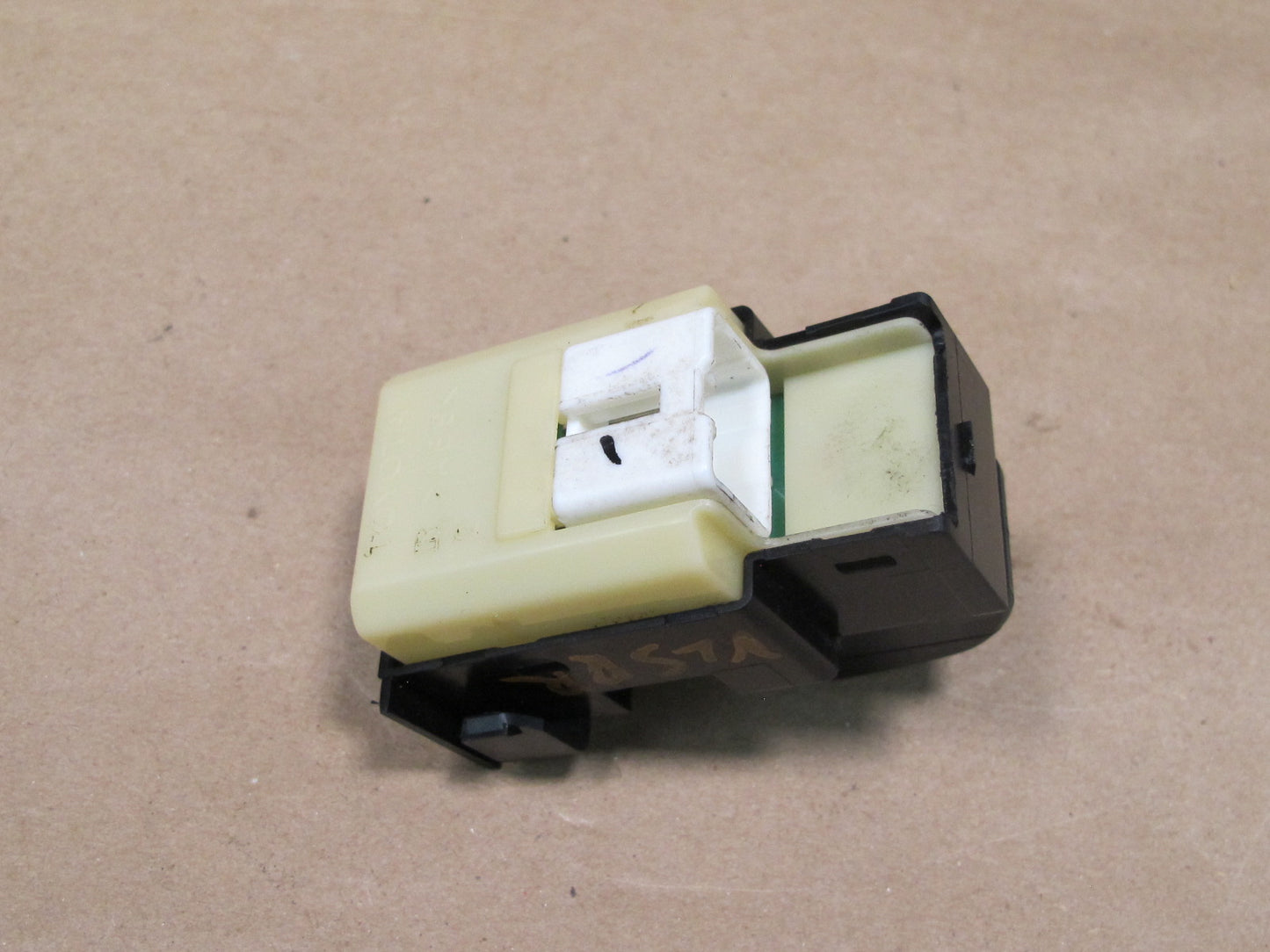 98-00 Lexus LS400 UCF20 Rear Right Door Window Switch OEM