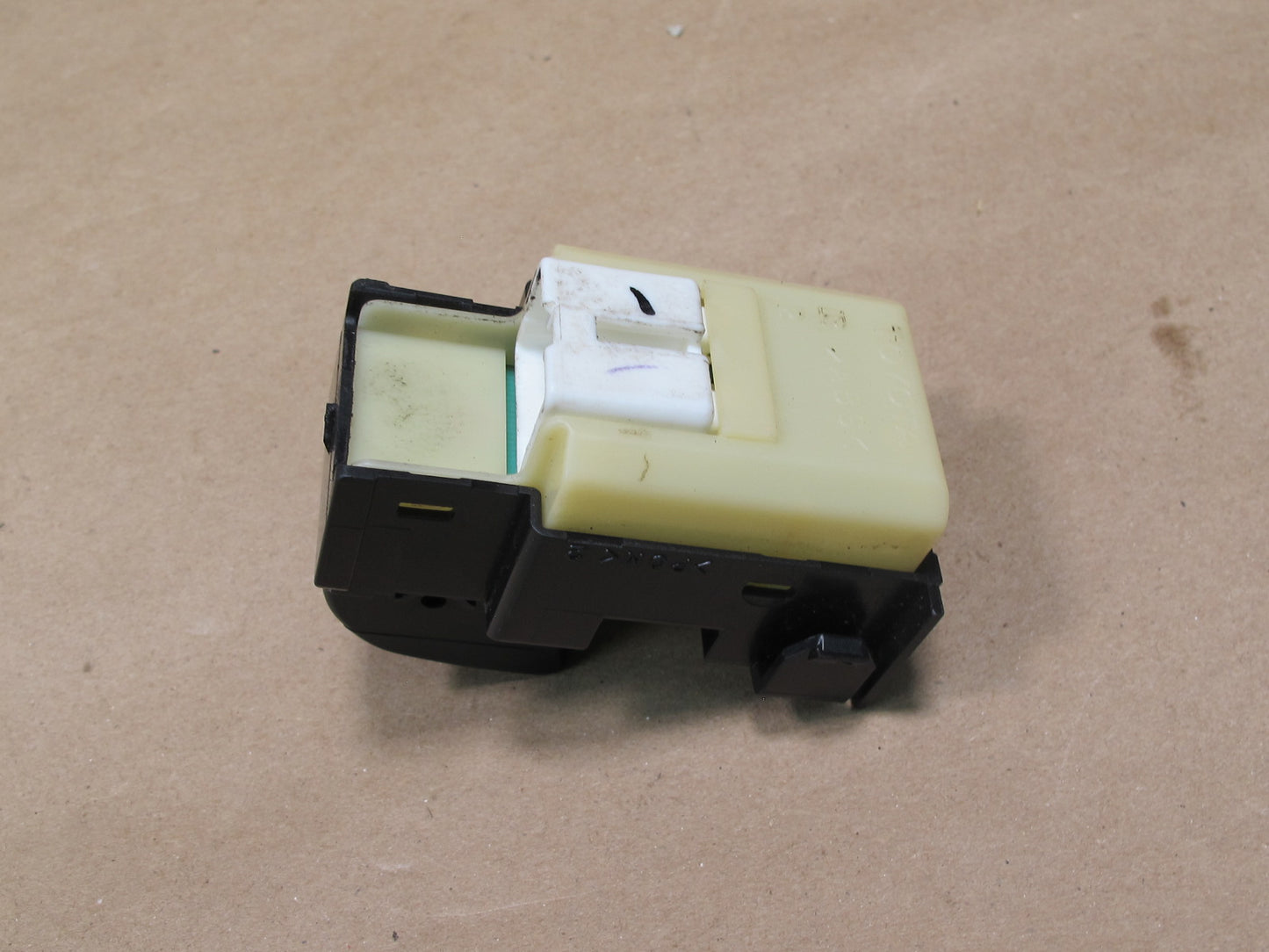 98-00 Lexus LS400 UCF20 Rear Right Door Window Switch OEM