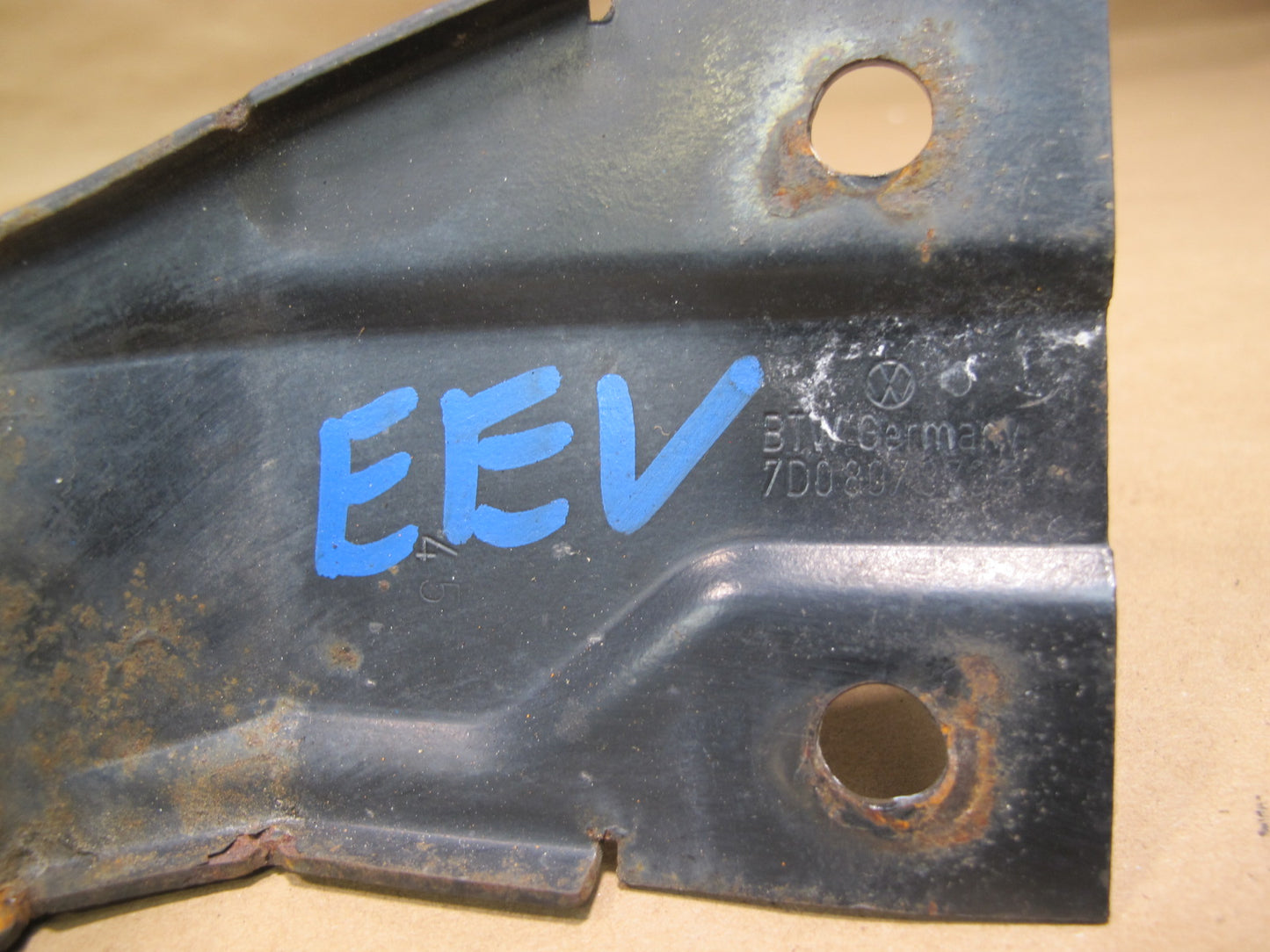 97-03 VW Eurovan T4 Front TOW Towing Hook EYE 7D0807370B OEM