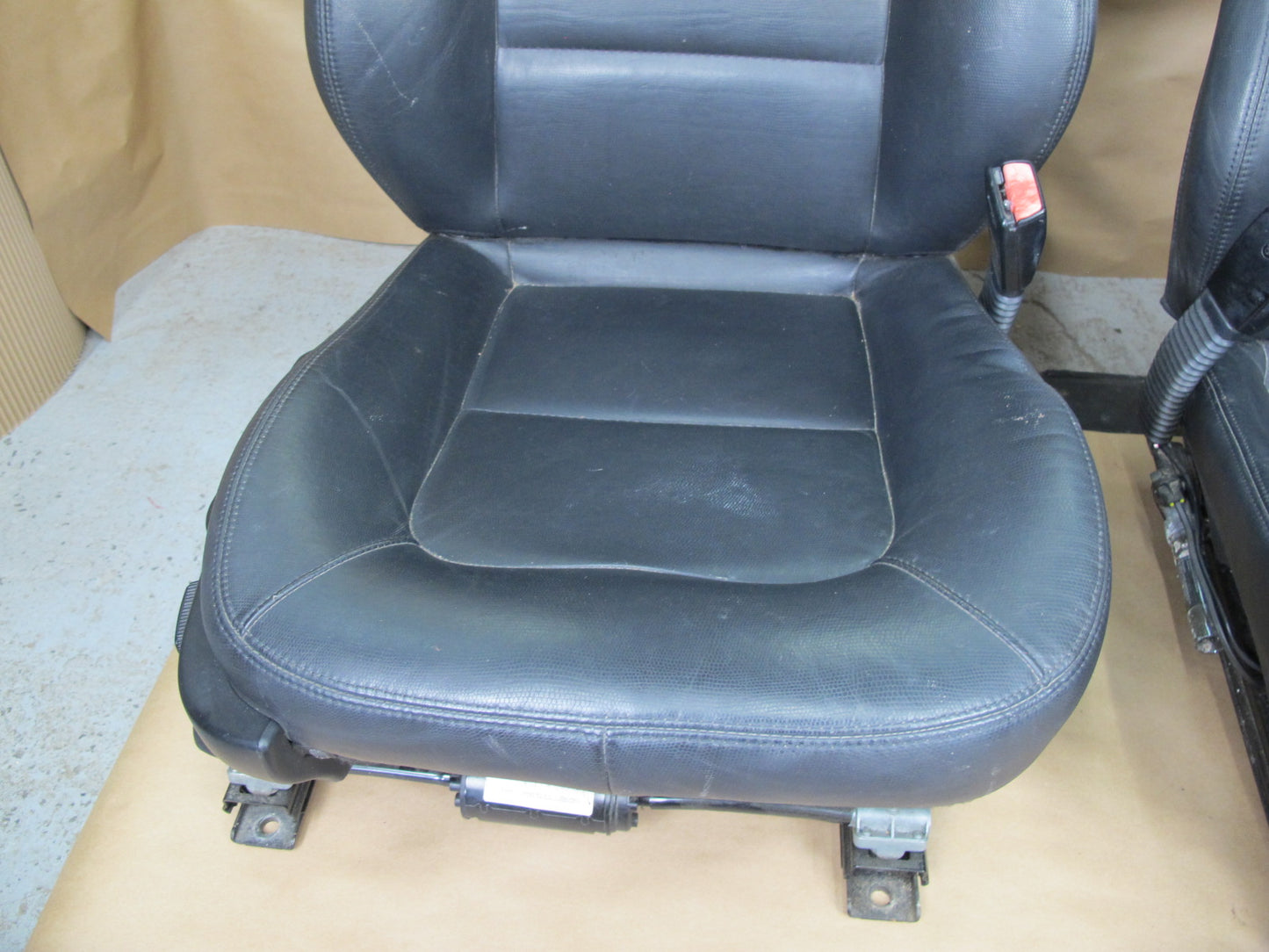 01-02 BMW E36/7 Z3 Set of 2 Left & Right Base Black Chameleon Leather Seat OEM