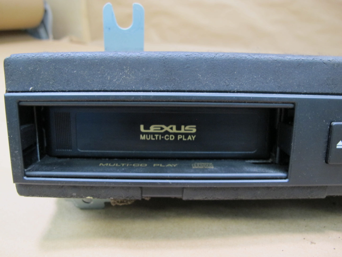 98-00 Lexus LS400 Pioneer 6 Disc CD Changer With Magazine 86270-50130 OEM