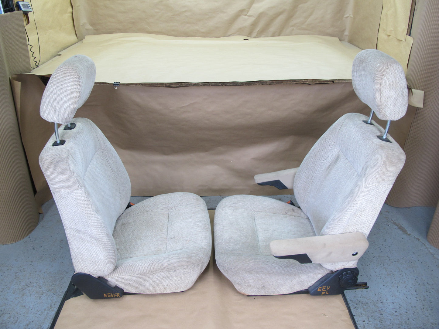 99-03 Volkswagen VW Eurovan T4 Set of 2 Front Left & Right Cloth Seat OEM