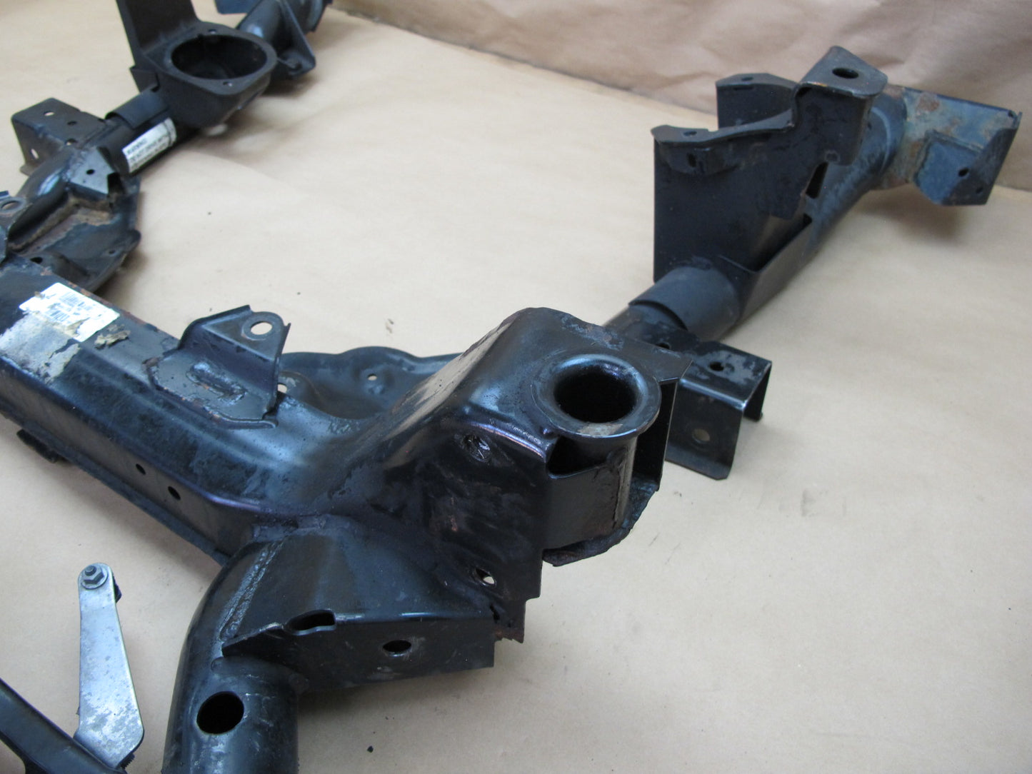 04-10 BMW E83 X3 Front Suspension Subframe Crossmember Axle Carrier OEM