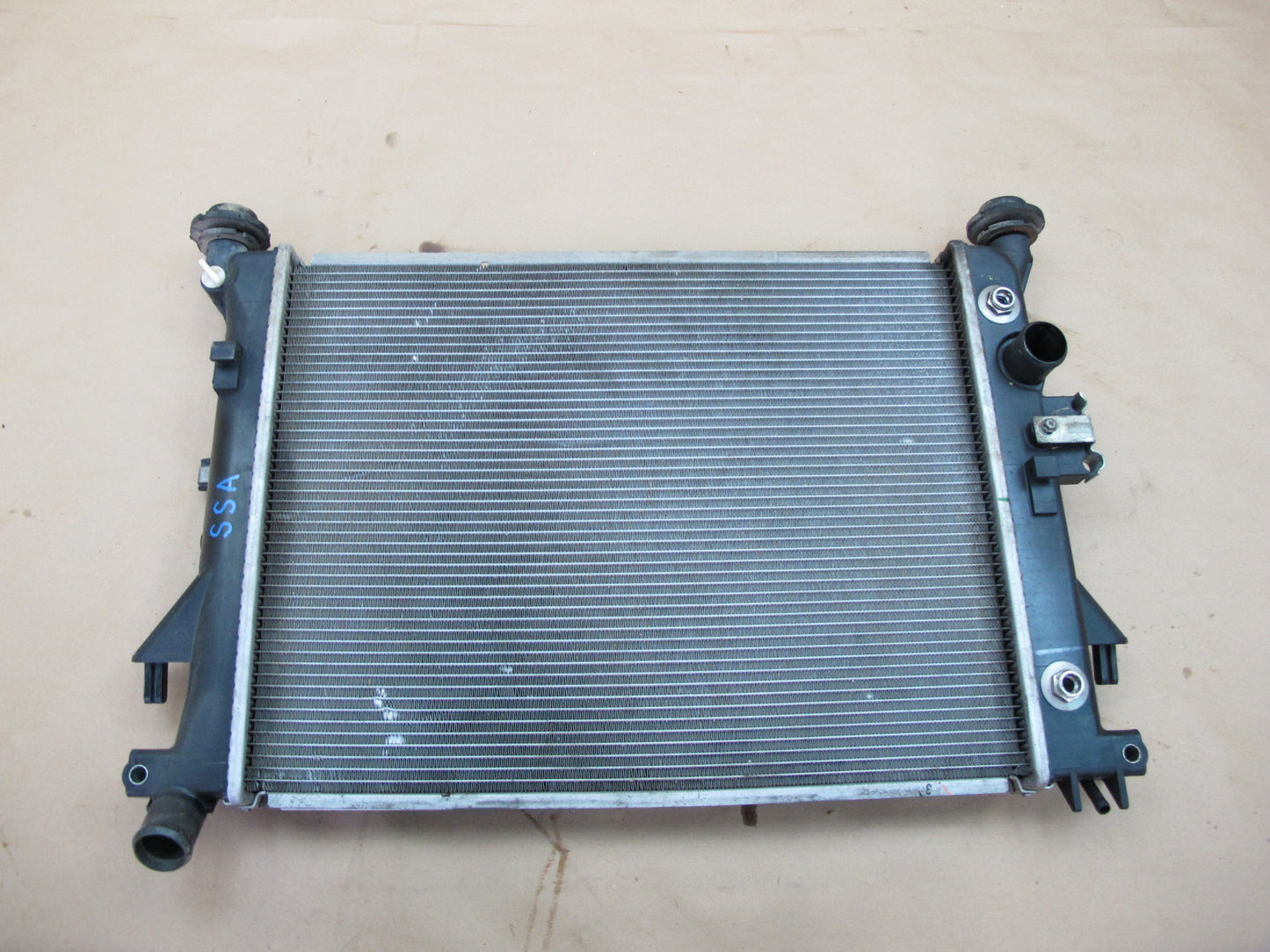 07-10 Saturn SKY Pontiac Solstice 2.0L Turbo AT Engine Cooling Radiator OEM