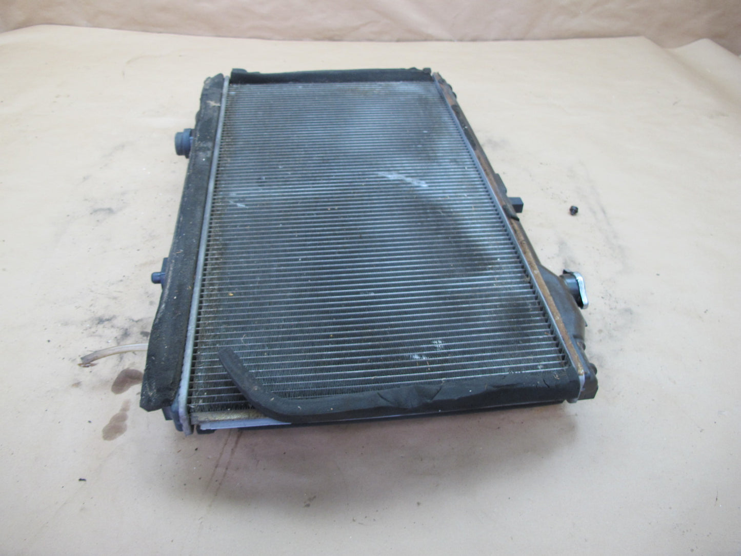 98-05 Lexus JZS160 GS400 GS300 Engine Cooling Radiator OEM