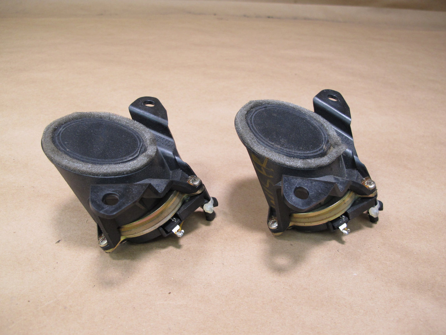 01-06 Lexus UCF30L LS430 Set of 2 Front Left & Right Door Tweeter Speaker OEM