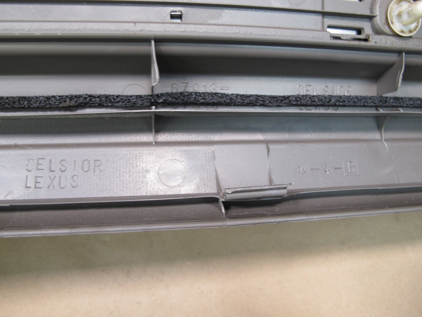 01-06 Lexus UCF30L LS430 Set of 2 Front Door Scuff Sill Plate Trim Panel OEM