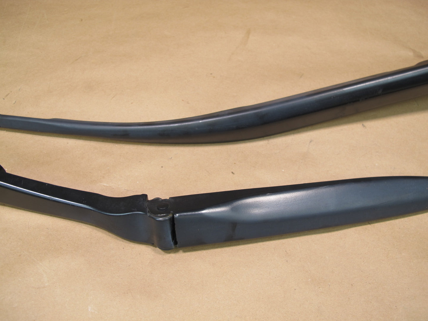 14-19 Maserati Ghibli M157 Set of 2 Front Left & Right Wiper Arm OEM