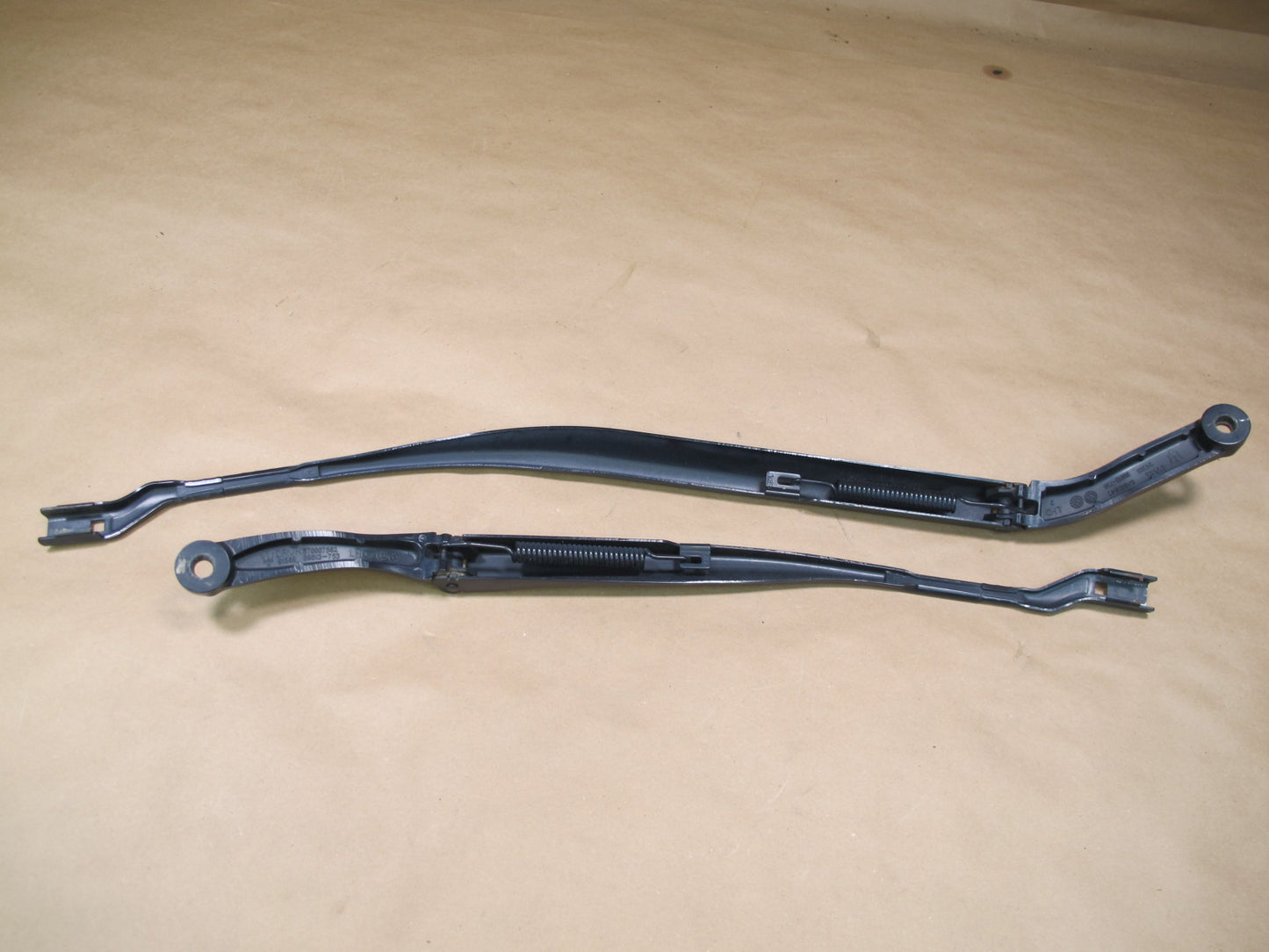 14-19 Maserati Ghibli M157 Set of 2 Front Left & Right Wiper Arm OEM