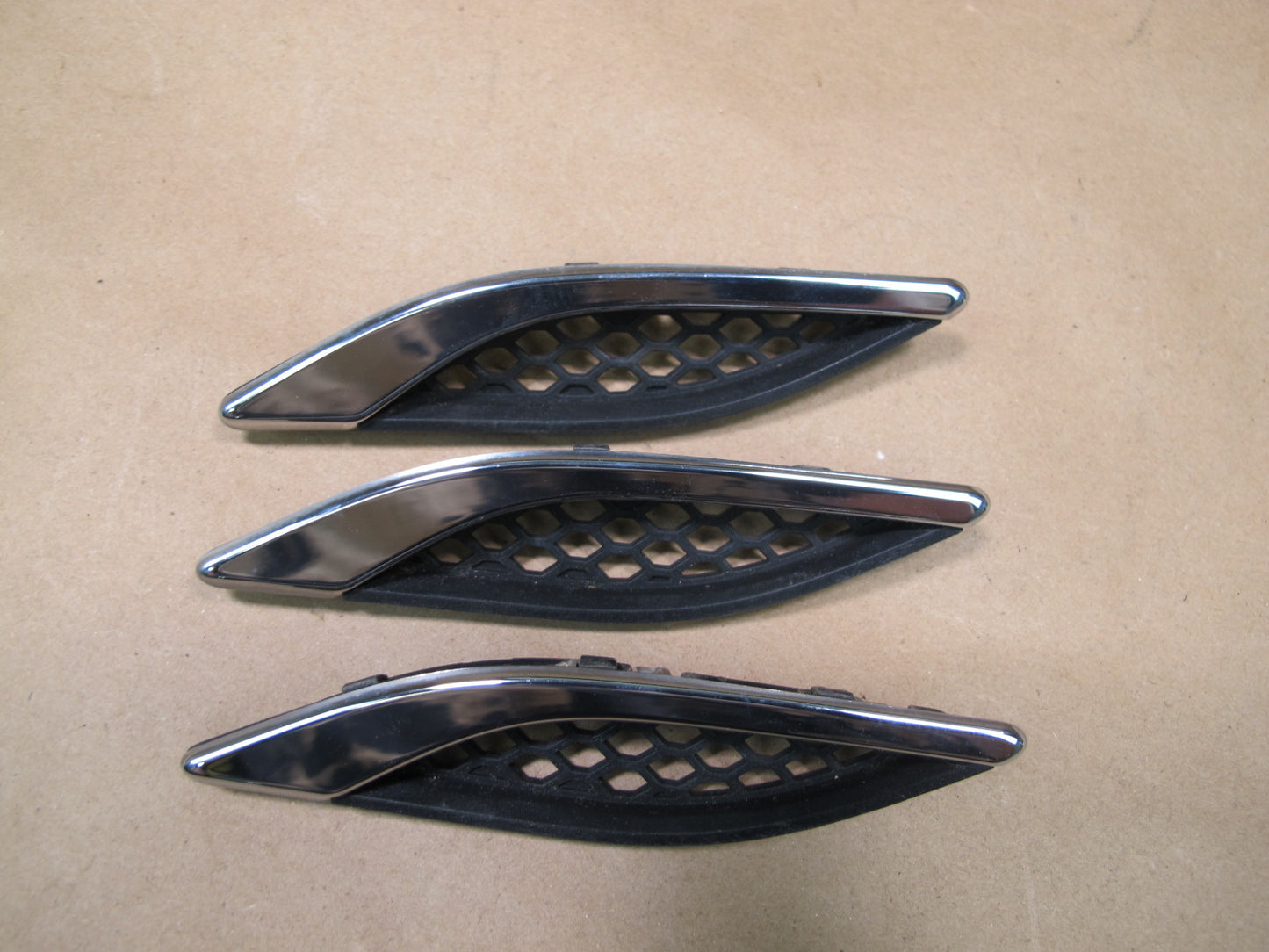 14-19 Maserati Ghibli M157 Set of 3 Front Fender Vent Grille Trim OEM