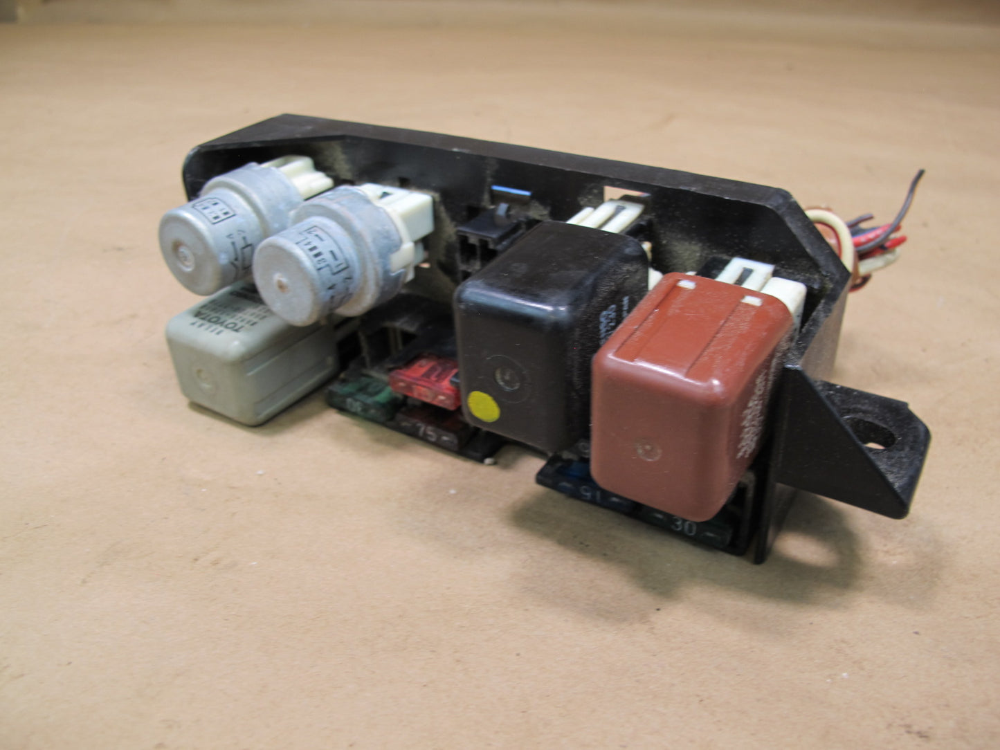 87-89 Toyota MR2 AW15 4AGELC Under Hood Relay Fuse Box OEM