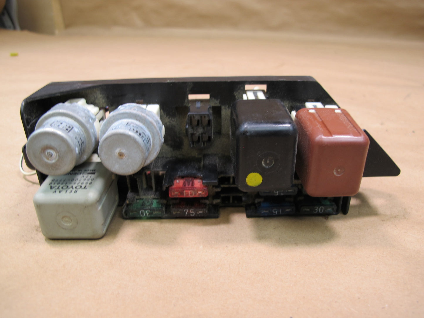 87-89 Toyota MR2 AW15 4AGELC Under Hood Relay Fuse Box OEM