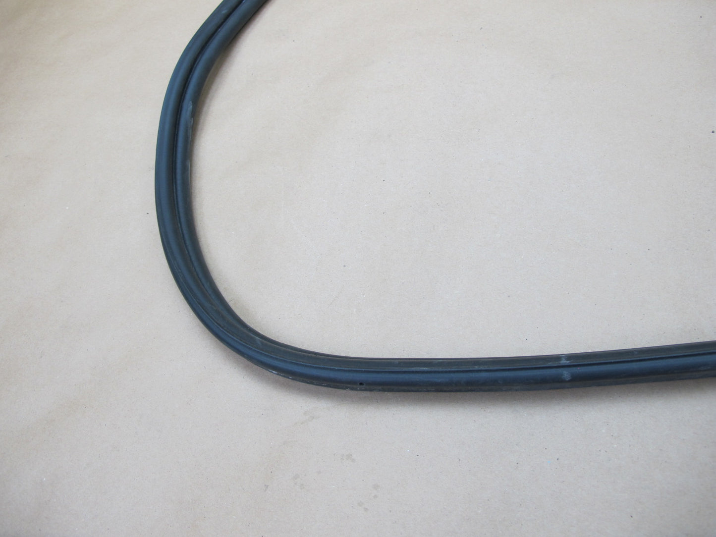 07-13 BMW E92 Coupe Rear Trunk Lid Weatherstrip Rubber Seal Gasket OEM