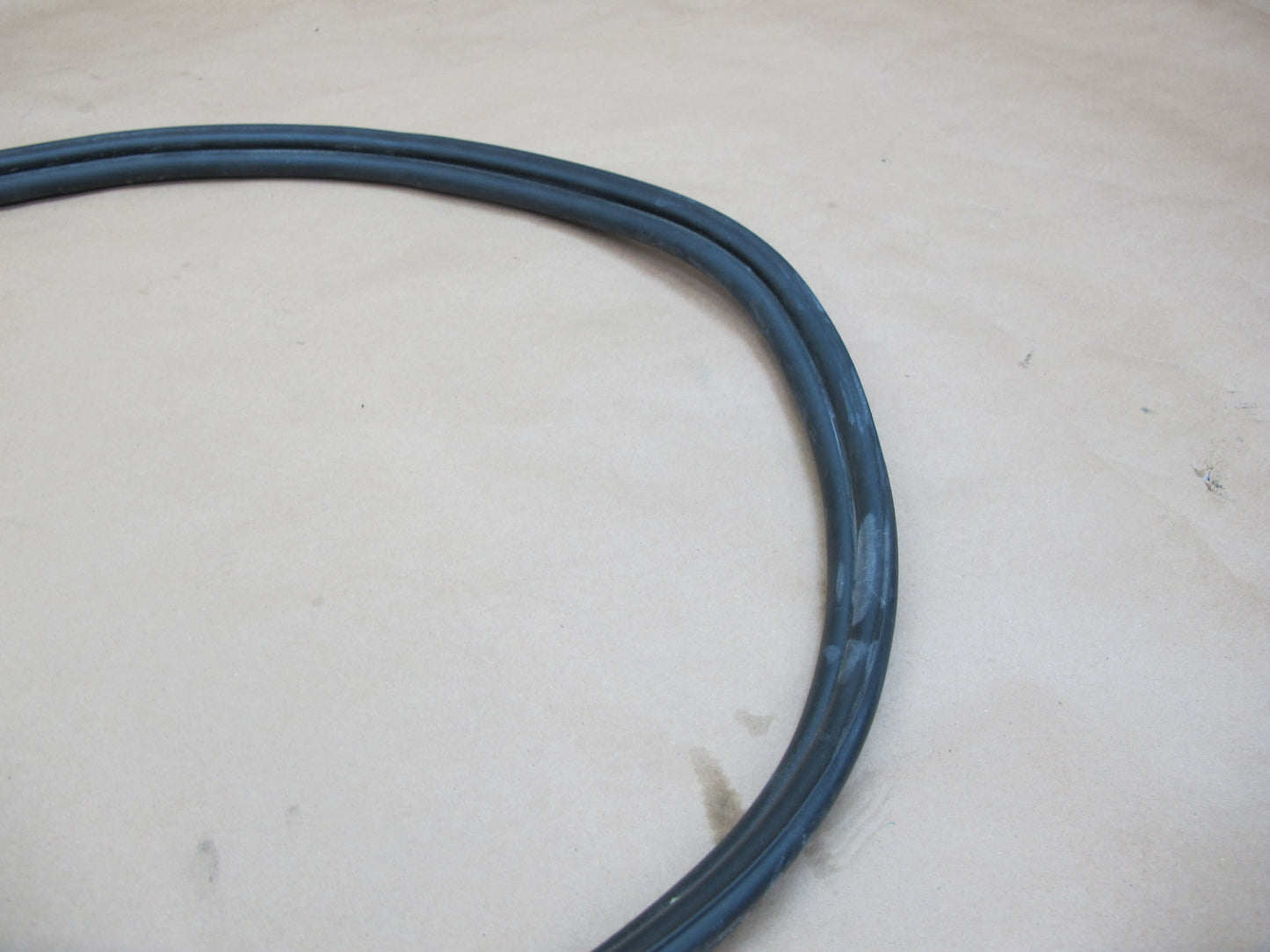 07-13 BMW E92 Coupe Rear Trunk Lid Weatherstrip Rubber Seal Gasket OEM