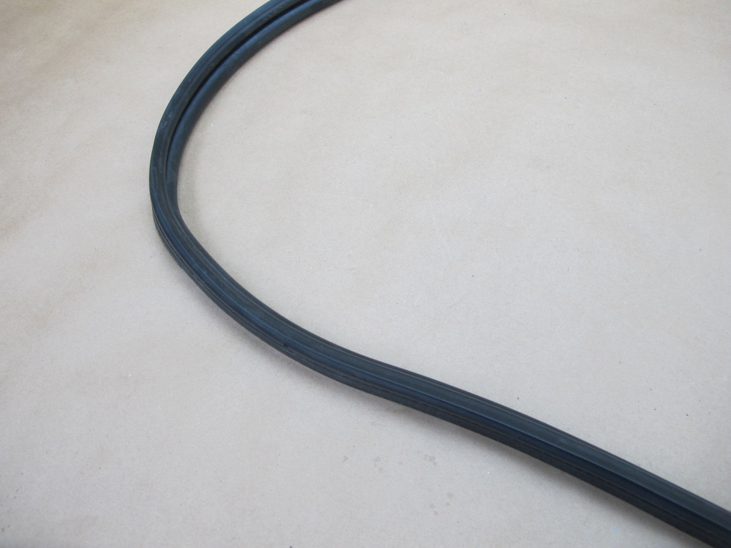 02-05 Ford Thunderbird Rear Trunk Lid Weather Strip Rubber Seal Gasket OEM