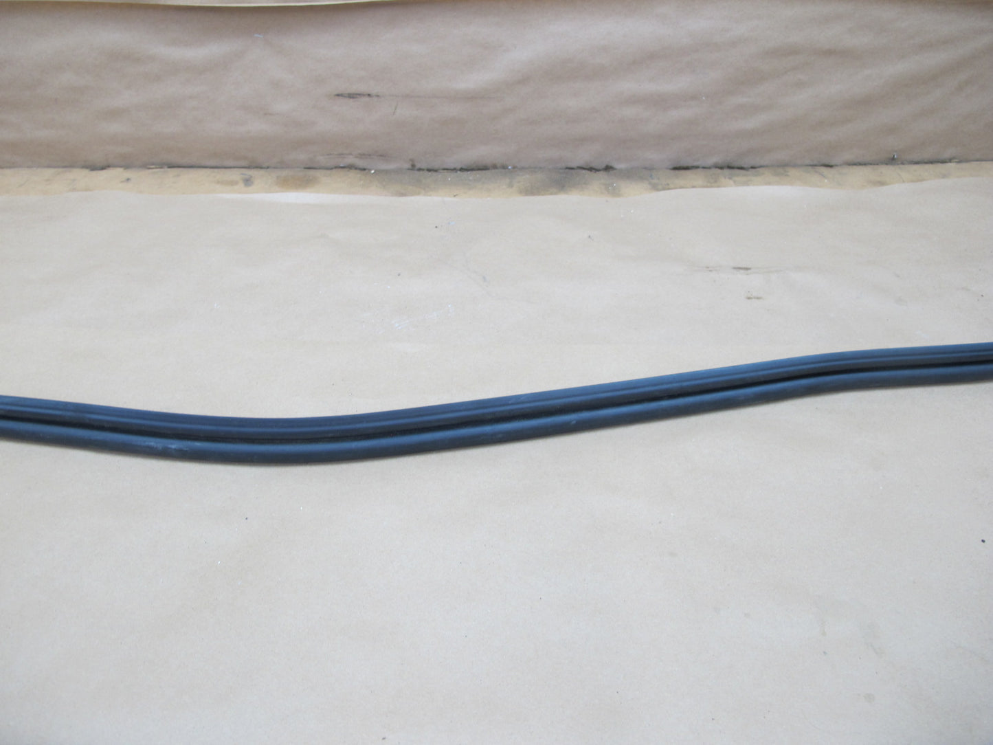 02-05 Ford Thunderbird Rear Trunk Lid Weather Strip Rubber Seal Gasket OEM