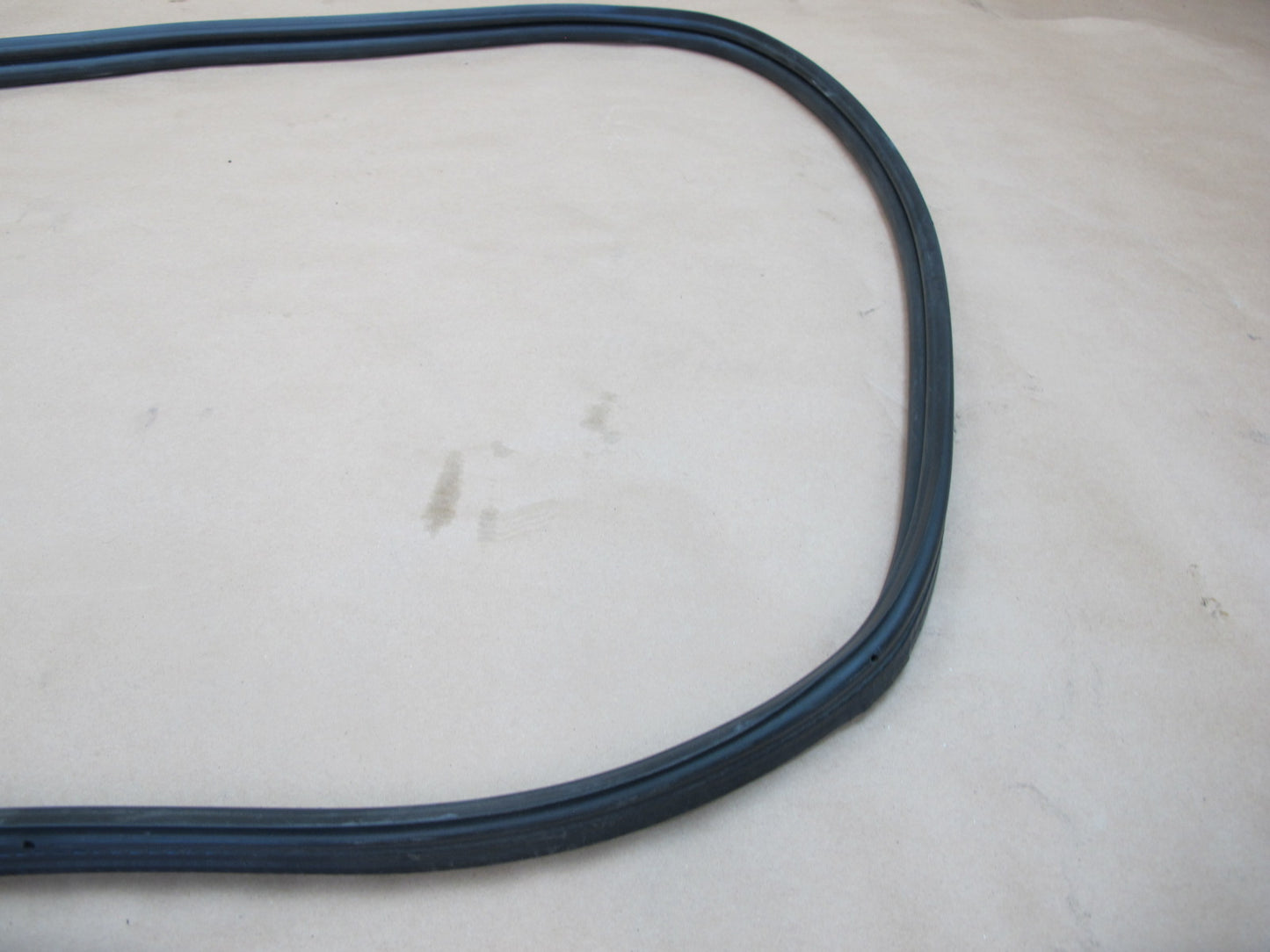 02-05 Ford Thunderbird Rear Trunk Lid Weather Strip Rubber Seal Gasket OEM