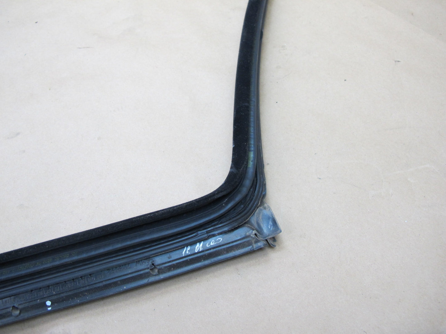 07-13 BMW E92 Coupe Set of 2 Left & Right Door Weatherstrip Gasket Seal OEM