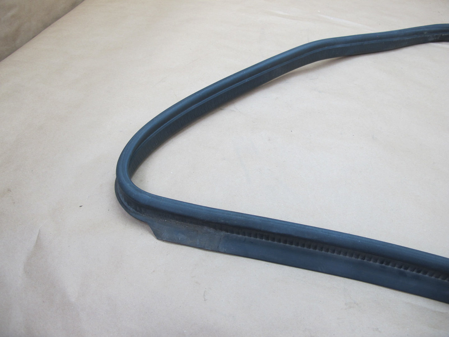 07-13 Mercedes W221 S Rear Trunk Weatherstrip Rubber Seal OEM