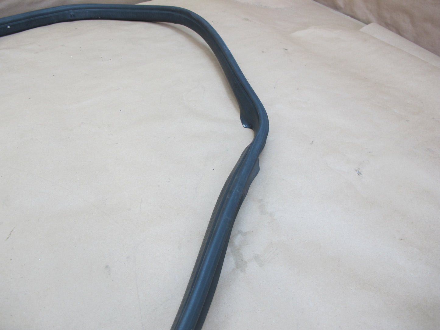 07-13 Mercedes W221 S Rear Trunk Weatherstrip Rubber Seal OEM