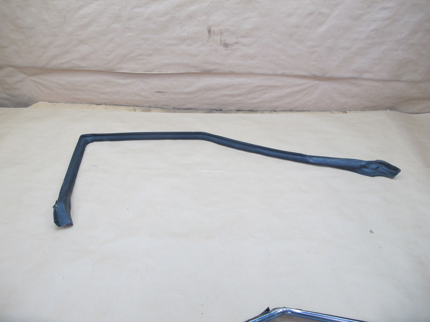 85-89 Toyota MR2 Left & Right Door Weatherstrip Rubber Seal w Channels Set OEM