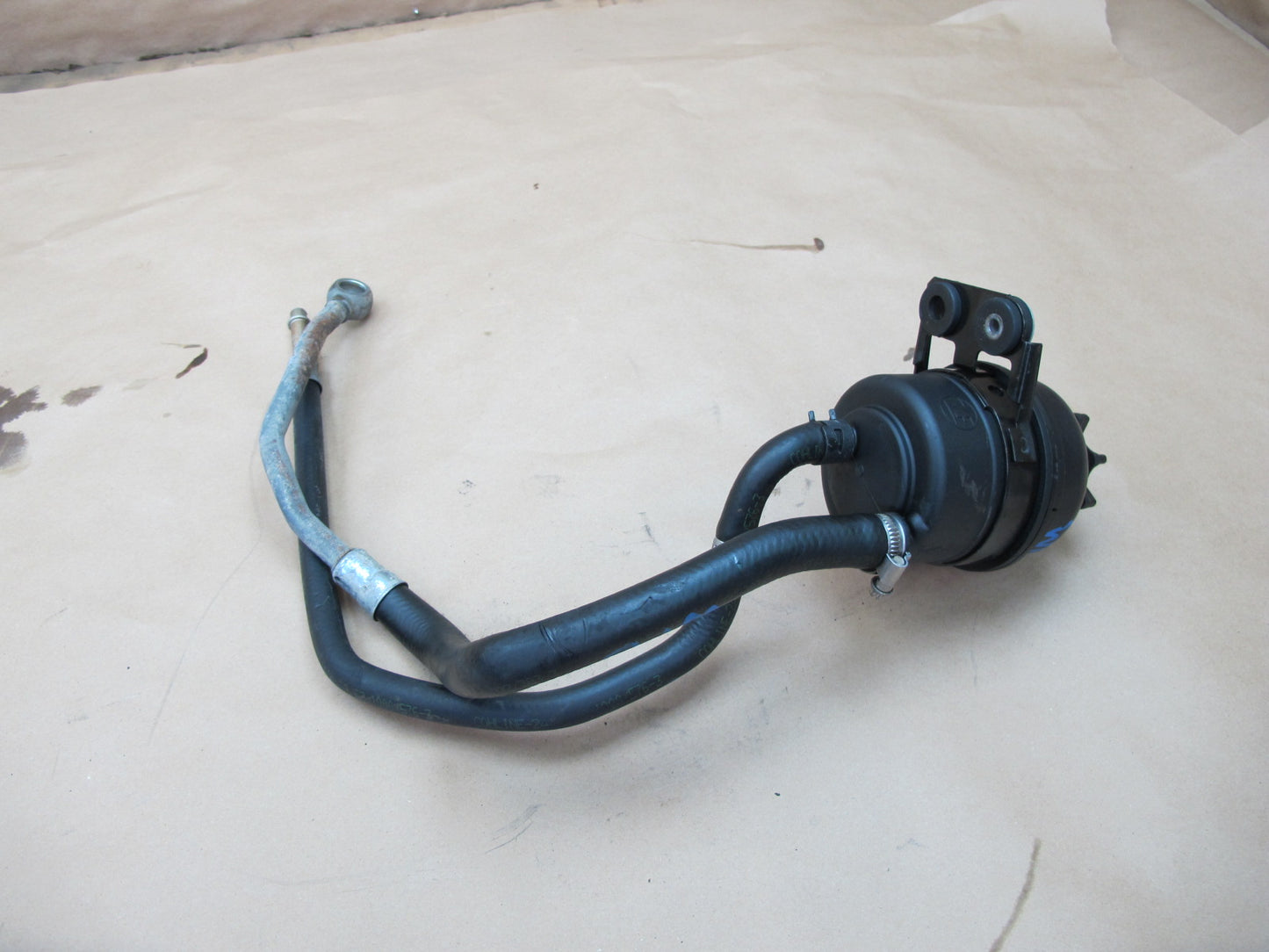 97-03 BMW E39 540i M62 Power Steering Reservoir Tank Bottle W/ Hose Pipe OEM