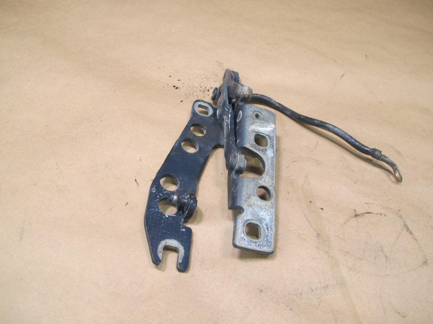 97-03 BMW E39 5-SERIES Front Left & Right Side Hood Bonnet Hinge Set OEM