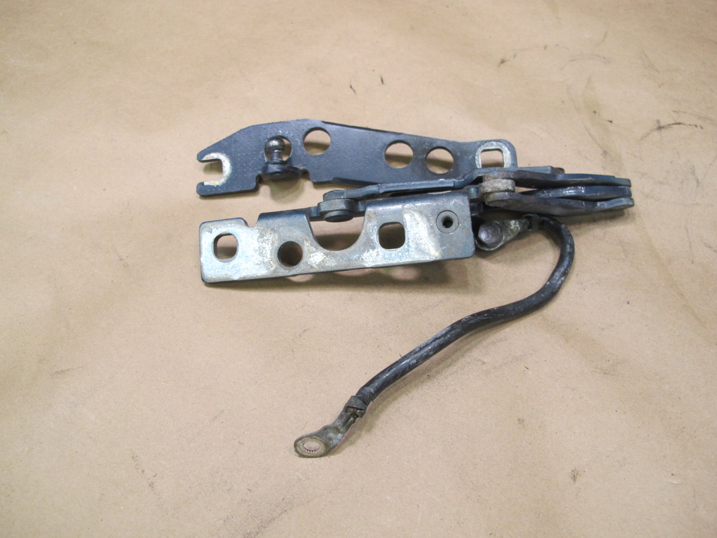 97-03 BMW E39 5-SERIES Front Left & Right Side Hood Bonnet Hinge Set OEM