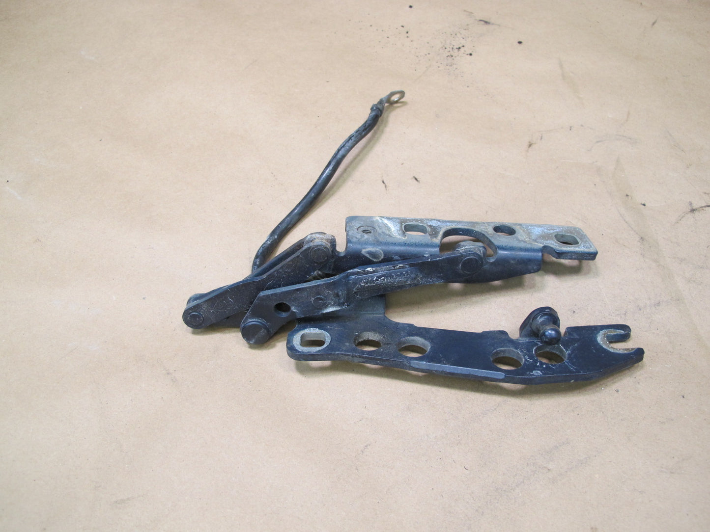 97-03 BMW E39 5-SERIES Front Left & Right Side Hood Bonnet Hinge Set OEM