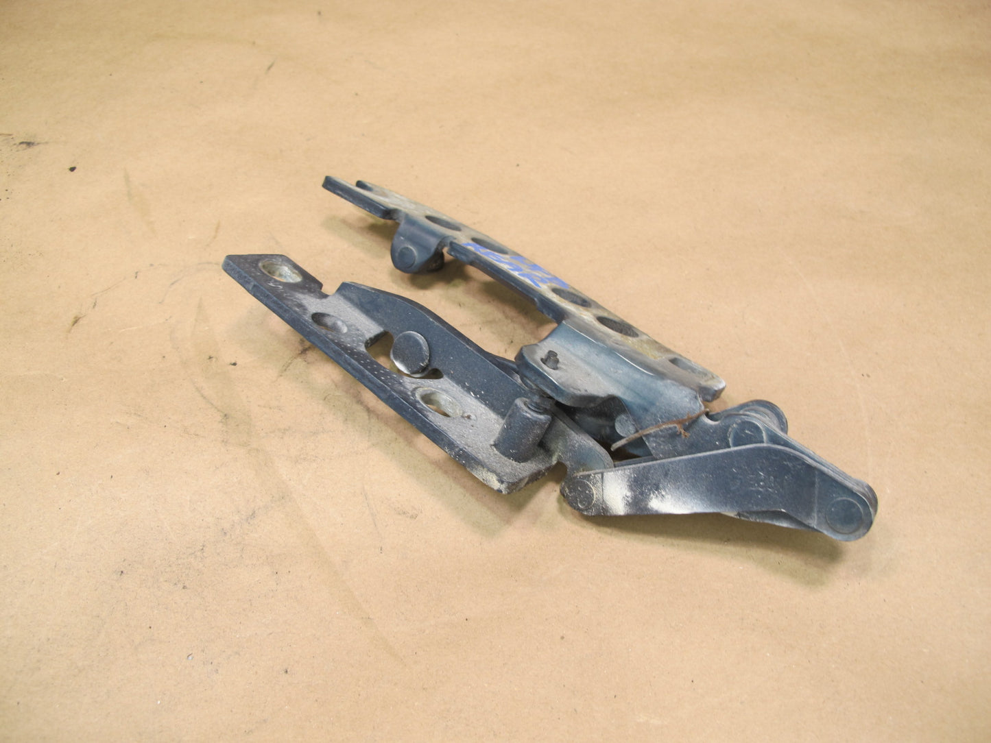 97-03 BMW E39 5-SERIES Front Left & Right Side Hood Bonnet Hinge Set OEM