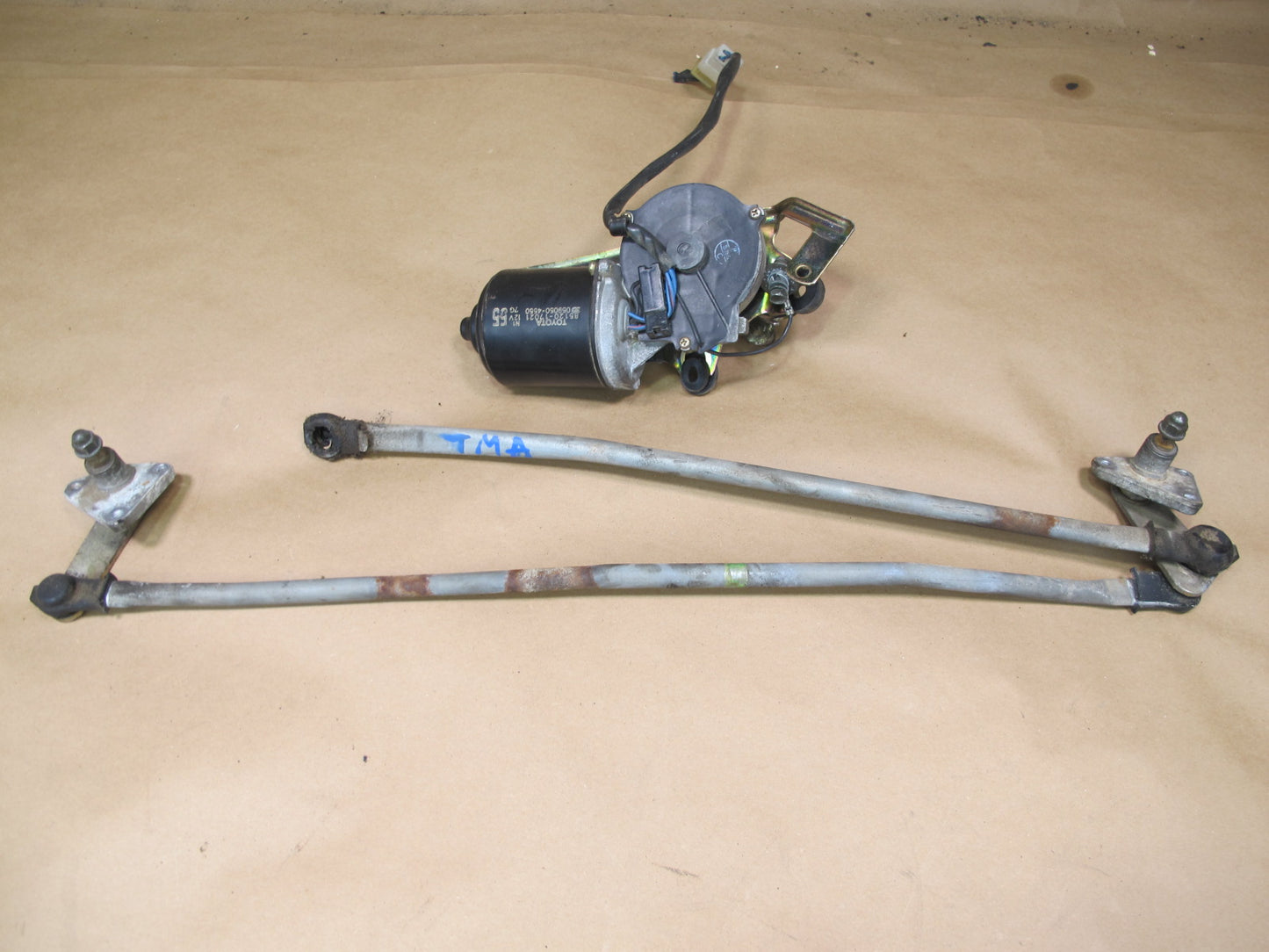 87-89TOYOTA MR2 AW15 Front Windshield Wiper Transmission Linkage w Motor OEM