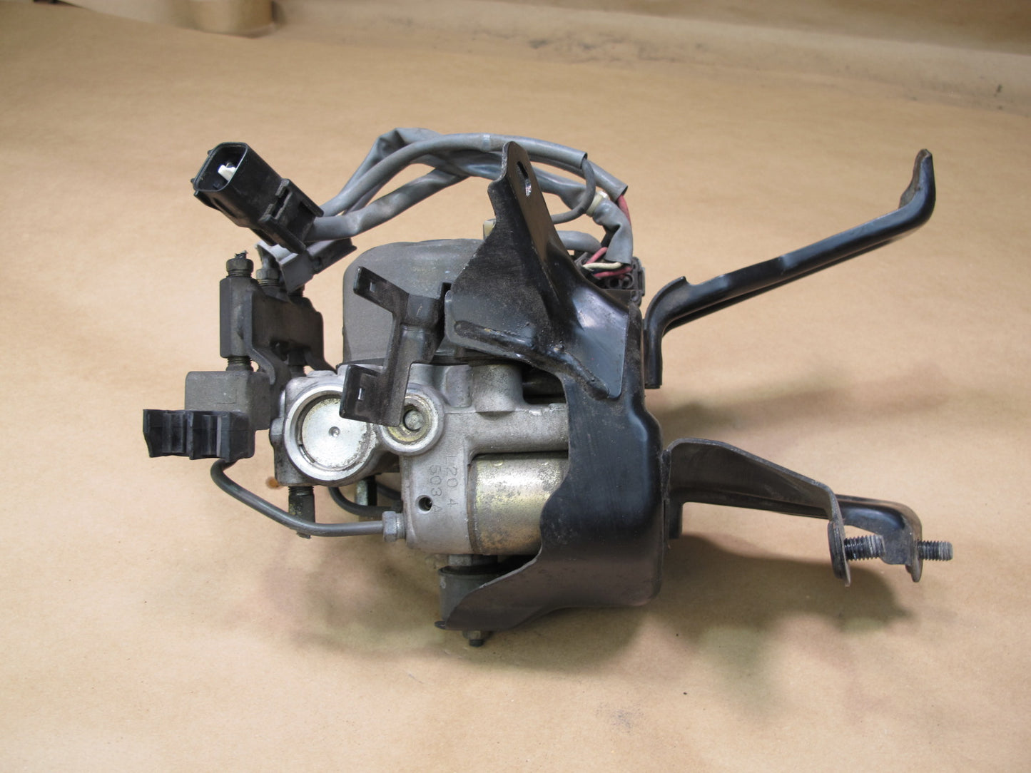 92-96 Lexus JZZ31 SC300 Anti Lock Brake ABS Pump w Bracket Mount OEM