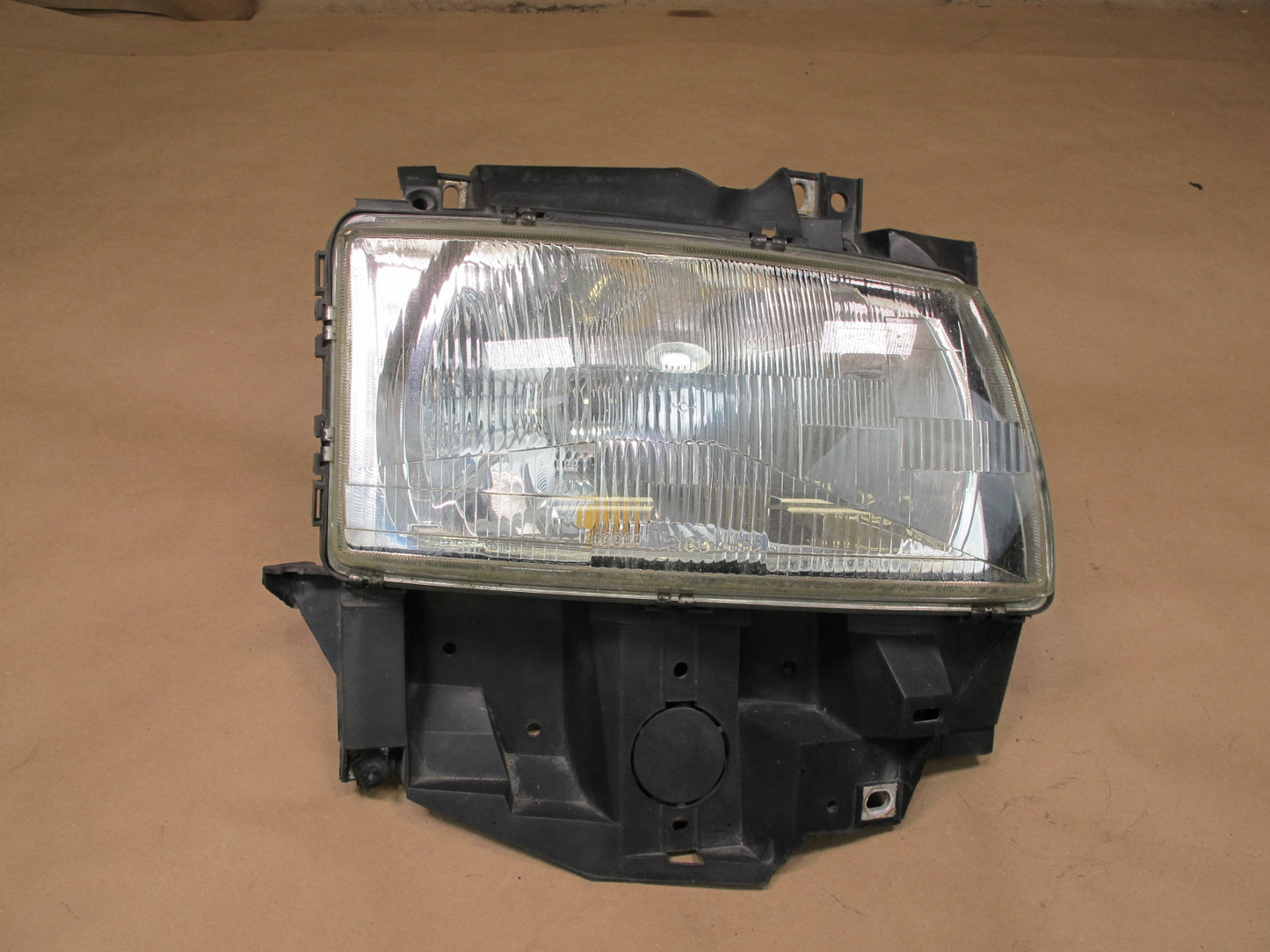 99-03 VW Eurovan T4 Front Right Halogen Headlight Lamp OEM