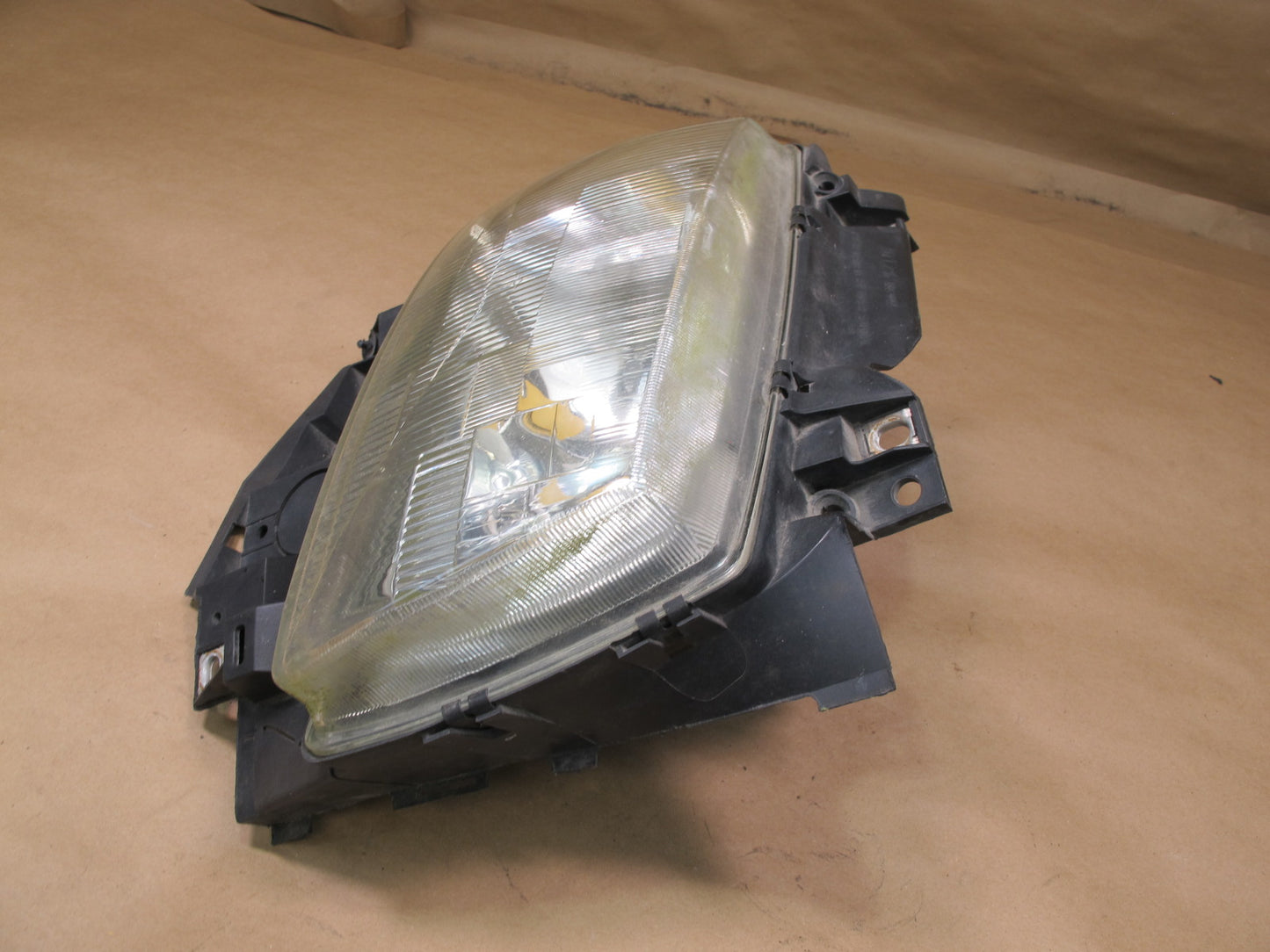 99-03 VW Eurovan T4 Front Right Halogen Headlight Lamp OEM