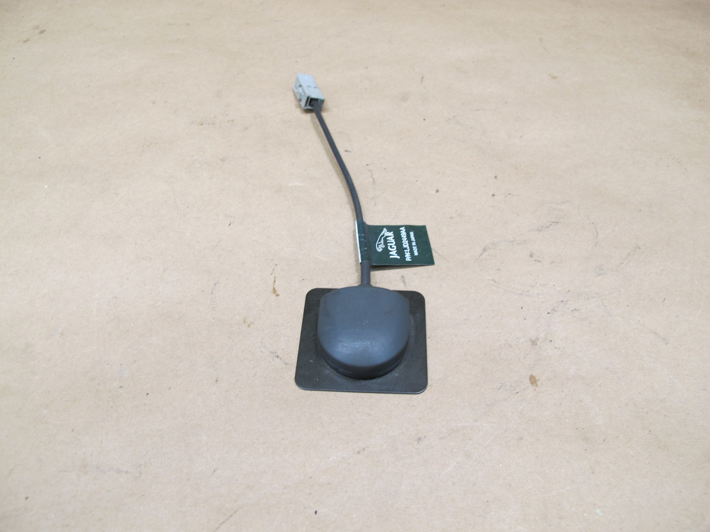 00-06 Jaguar XK8 XKR Navigation GPS Antenna Module Unit LJD2449AA OEM