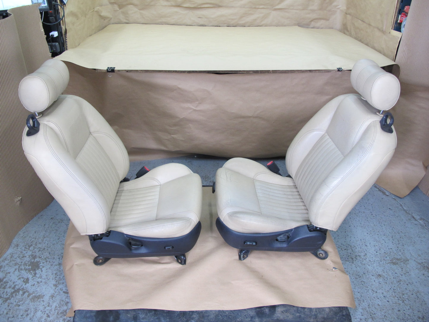 02-05 Ford Thunderbird Set of 2 Front Left & Right Power Leather Seat OEM