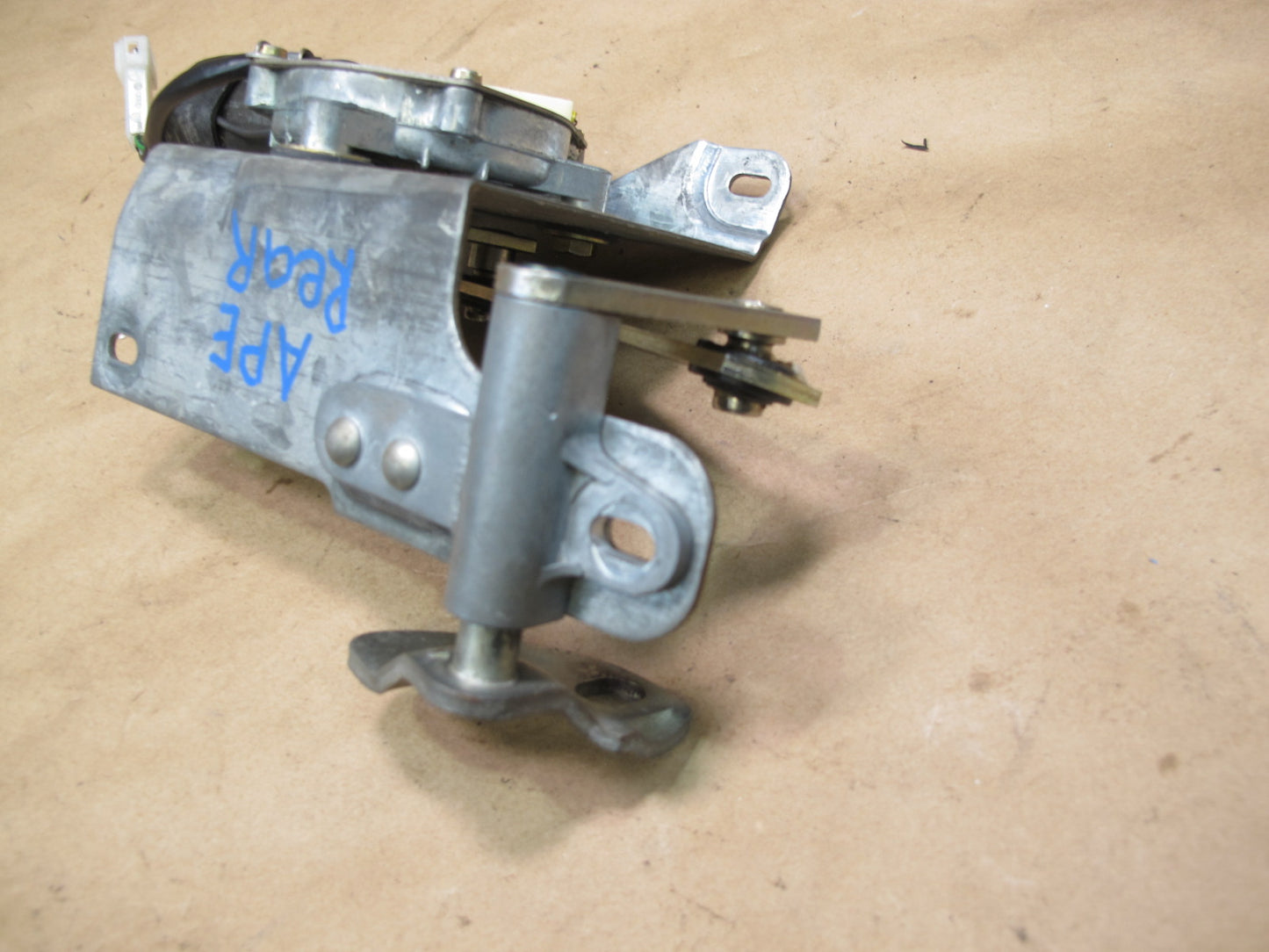 1984-1995 Porsche 928 S Rear Hatch Trunk Tail Gate Wiper Motor Assembly