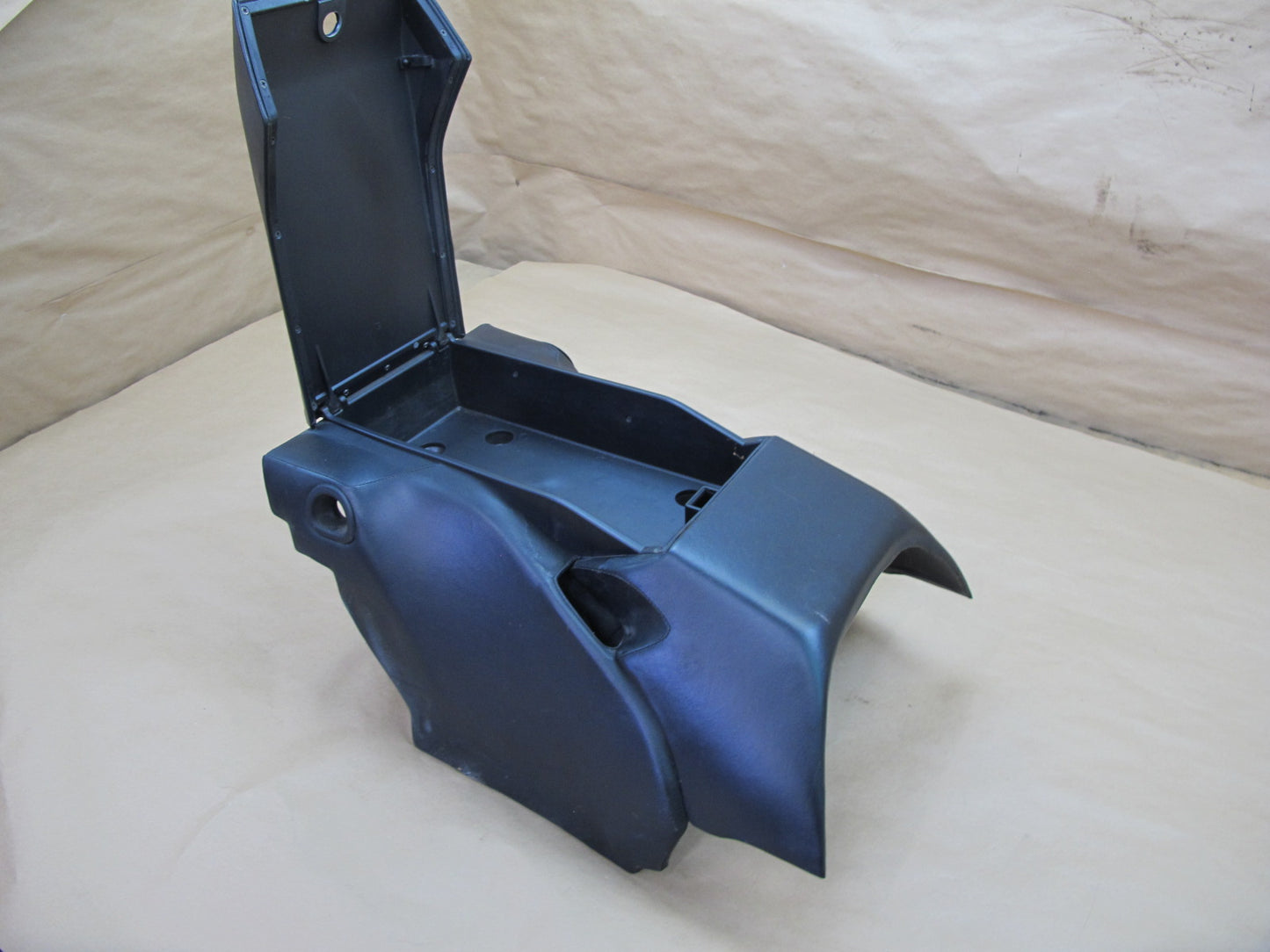 1984-1991 Porsche 928 S Rear Center Console Arm Rest Storage Compartment Black