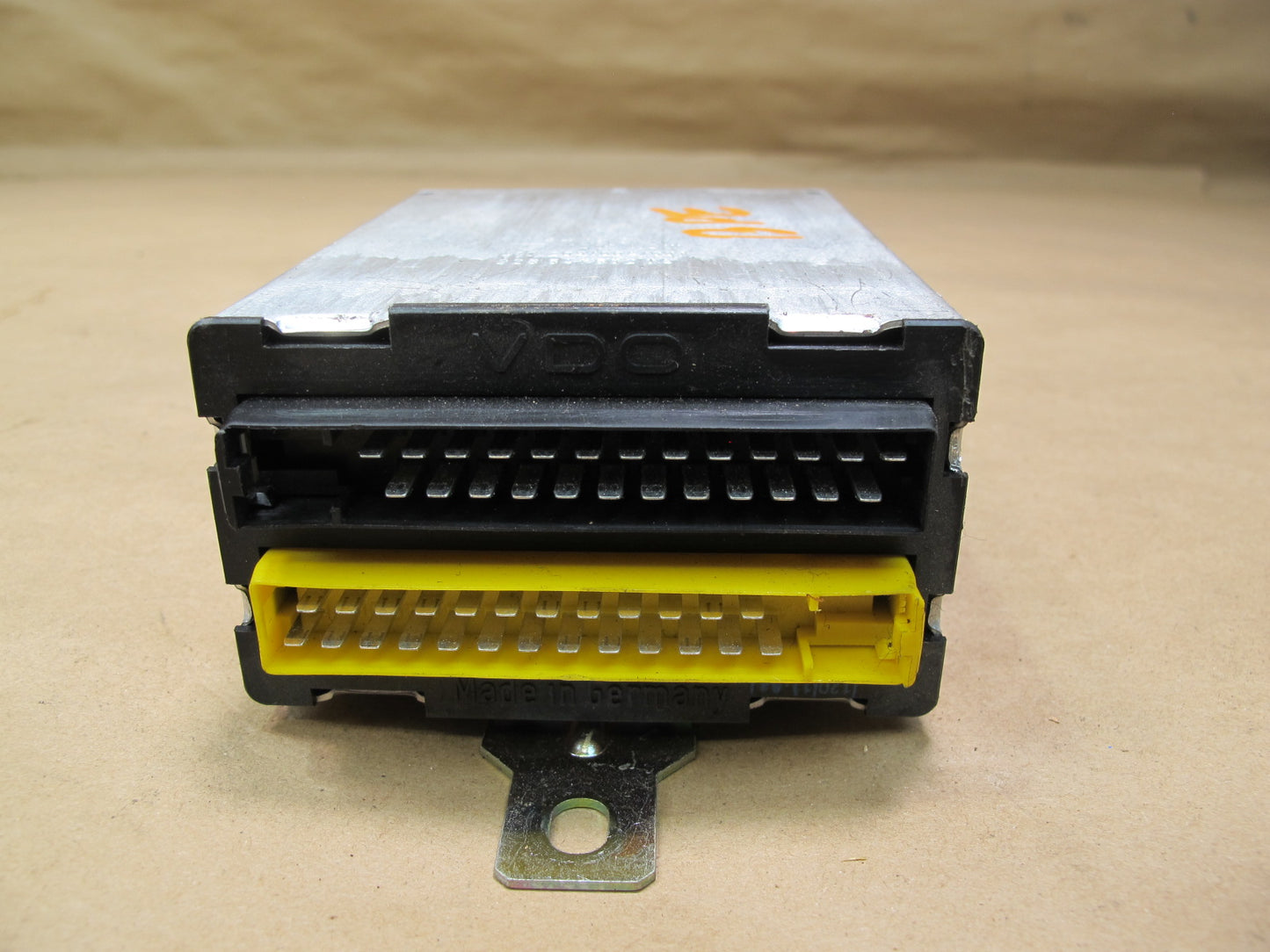 1984-1991 Porsche 928 S Central Locking Control Module Indicator 92864160204