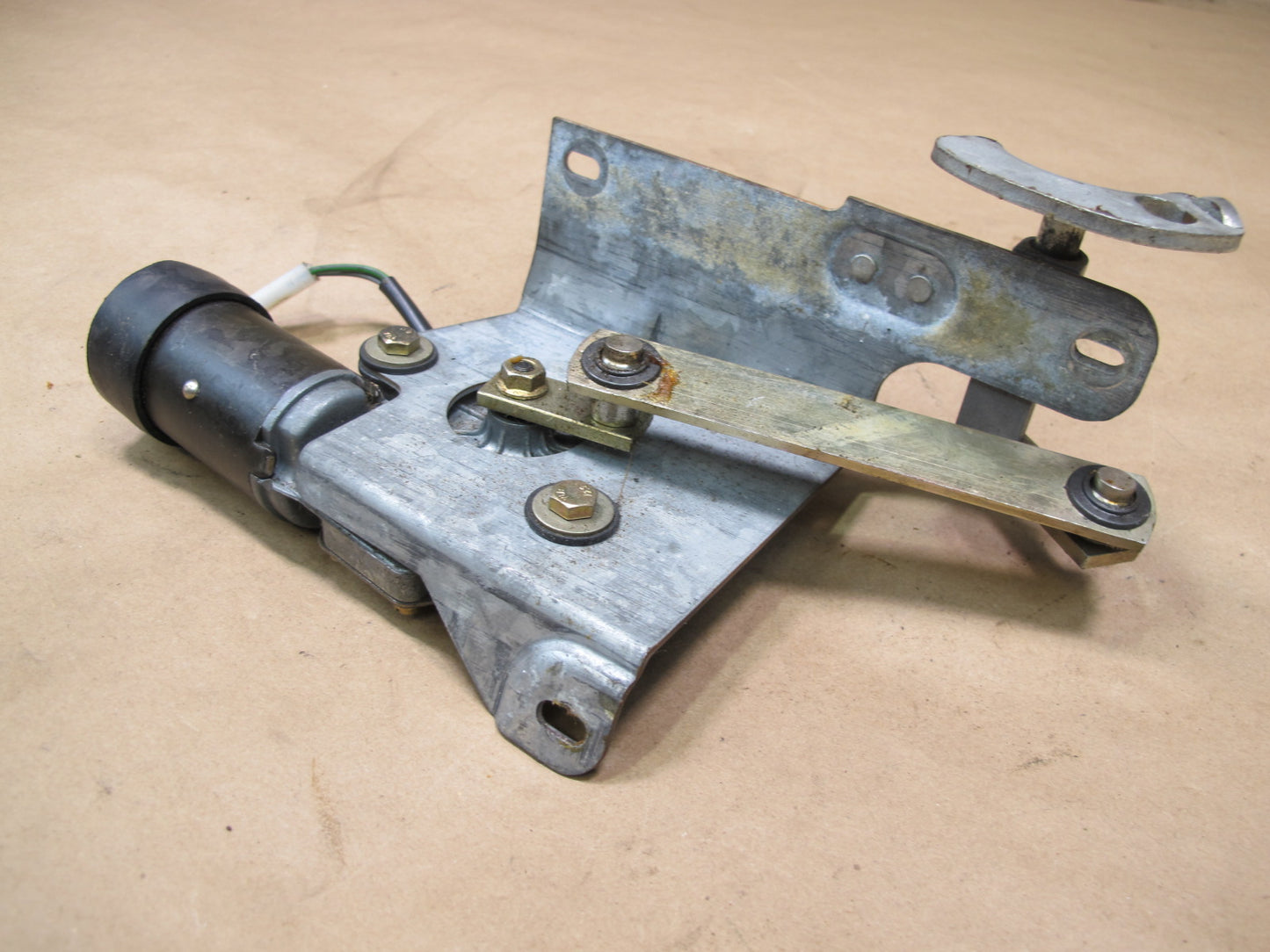 1984-1991 Porsche 928 S Rear Hatch Wiper Motor