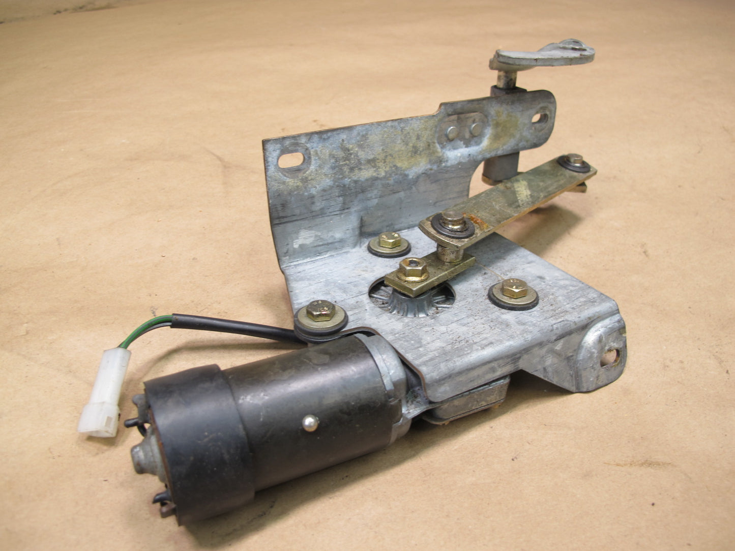 1984-1991 Porsche 928 S Rear Hatch Wiper Motor