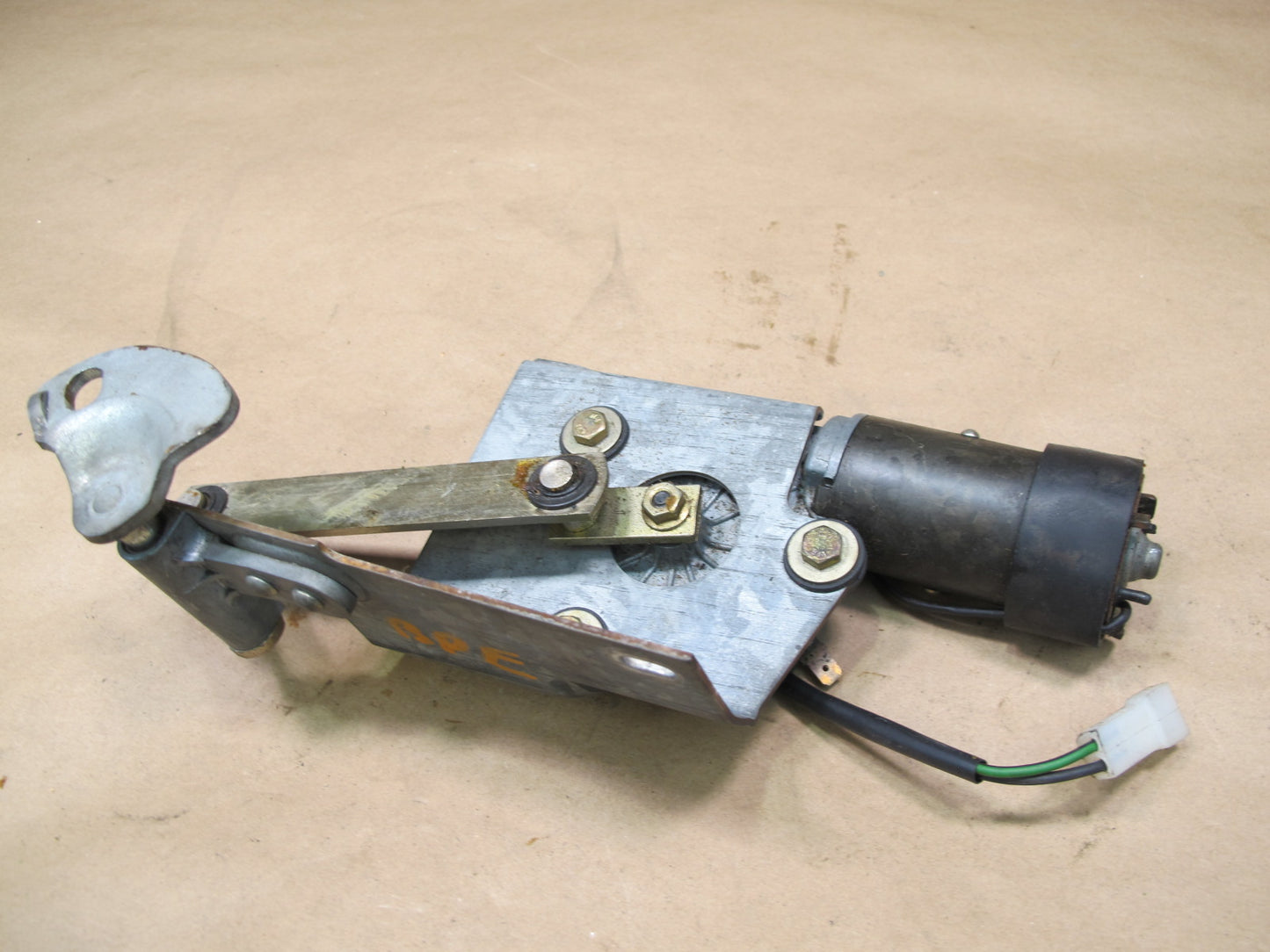 1984-1991 Porsche 928 S Rear Hatch Wiper Motor