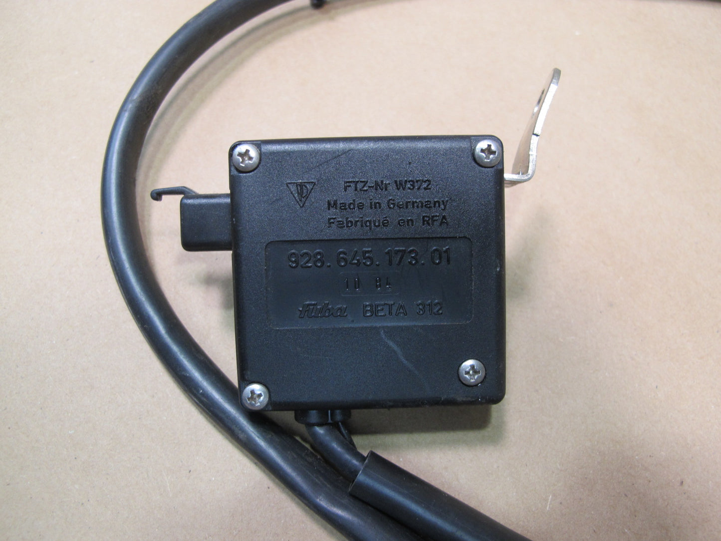 1984-1991 Porsche 928 S Audio Radio Antenna Amplifier Harness 92864517301